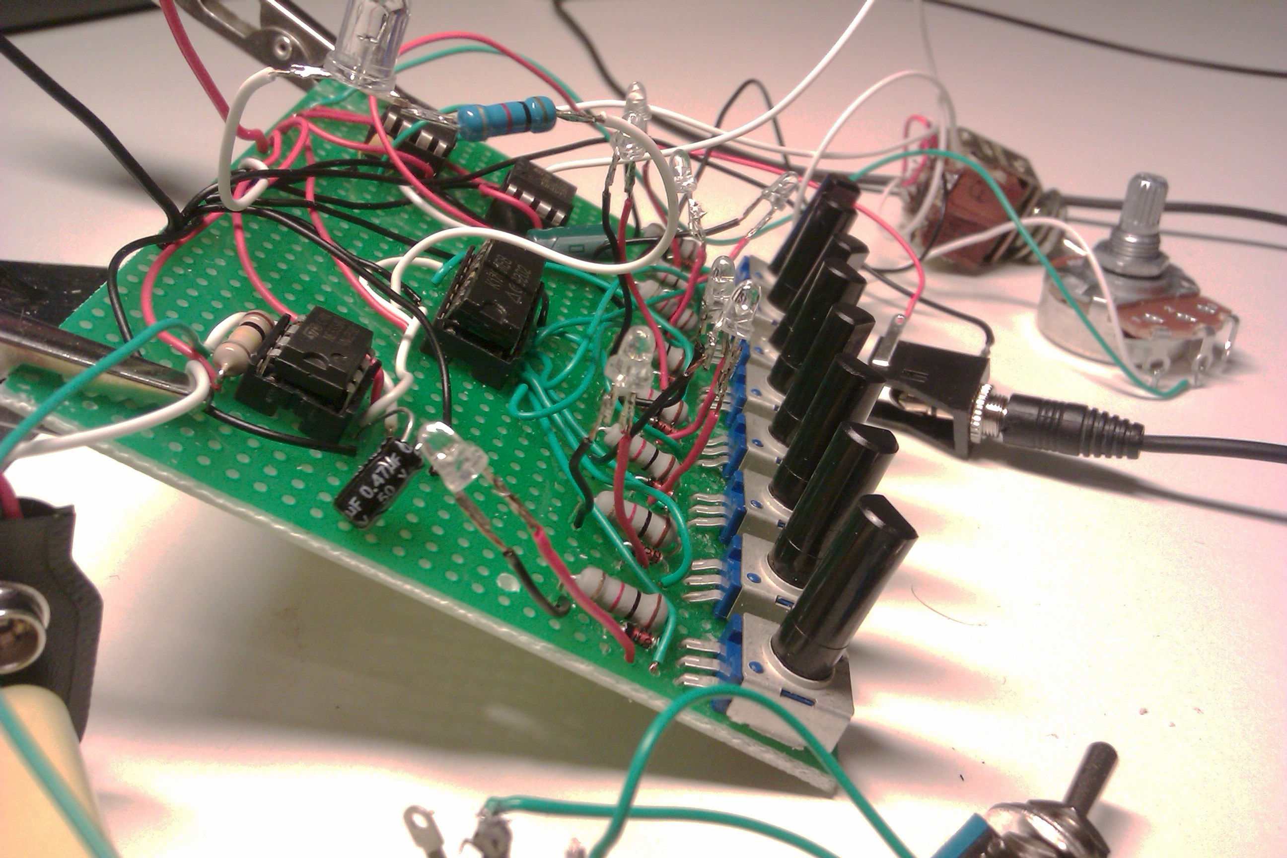 Wallpaper #oWc9-5IBSpphPi3-WZNa217 Atari Punk Console with 8 Step Sequencer Pesocnica Xabr