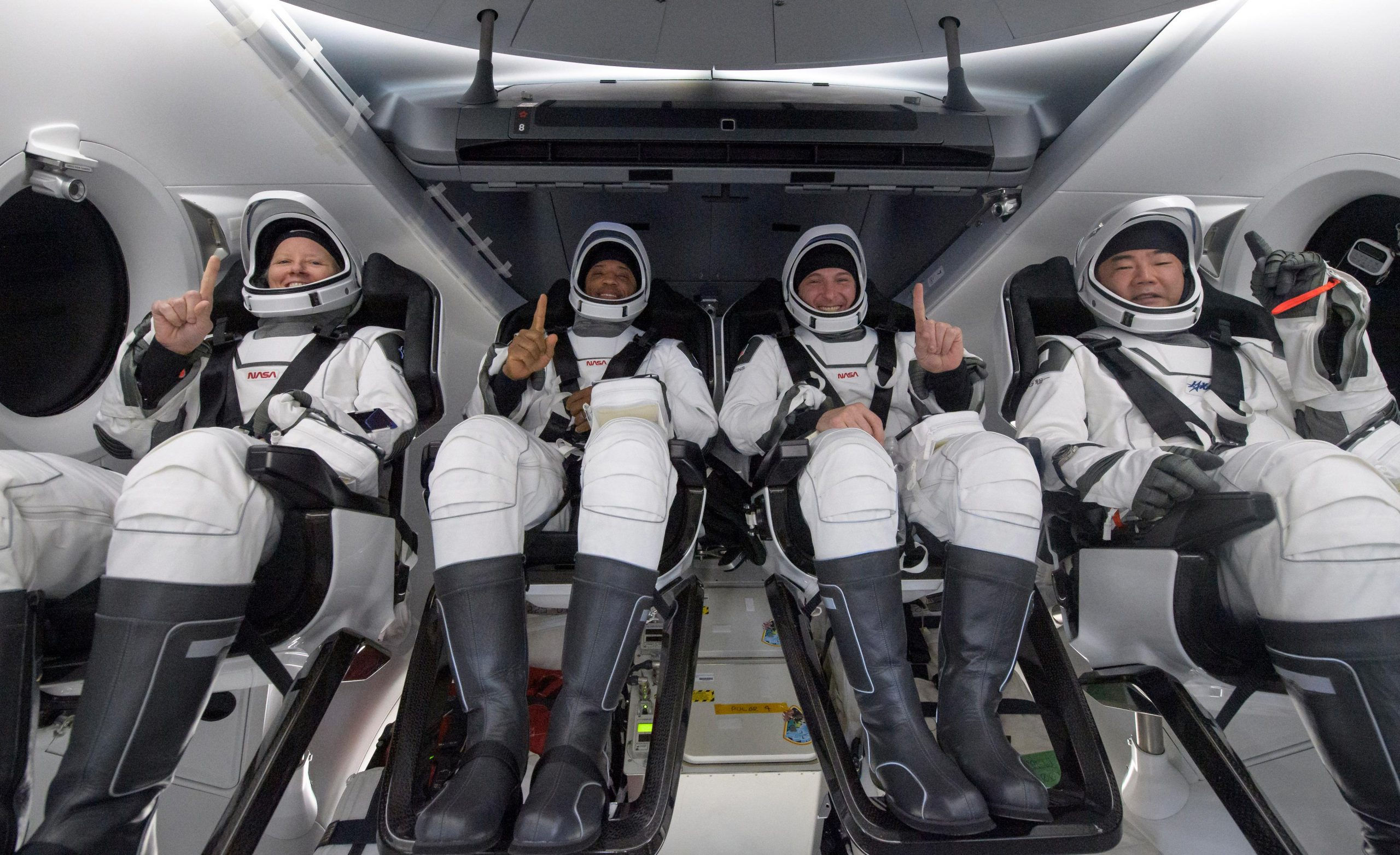 Wallpaper #e2eE_JIBSpphPi3-ZZiW238 Nasa Spacex Crew 1 Astronauts Splash Down Safely After Record Space