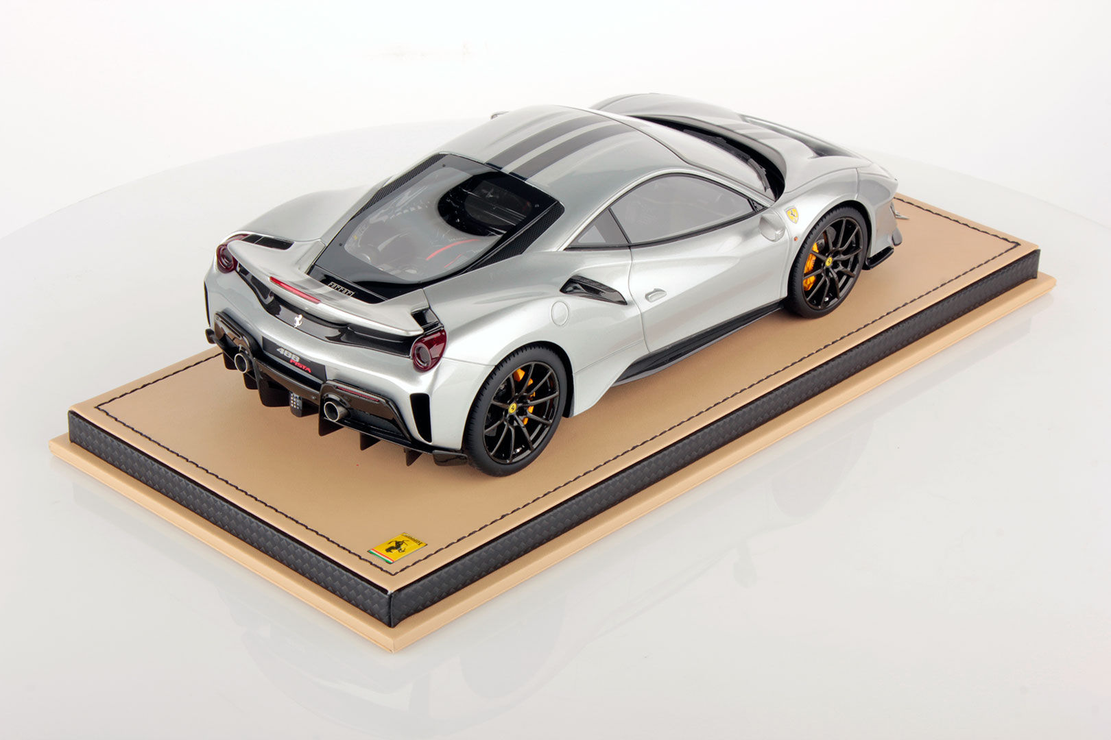 Wallpaper #xnP3hY4BFI5NbQksIB5m47 Ferrari 488 Pista 118 Mr Collection Models