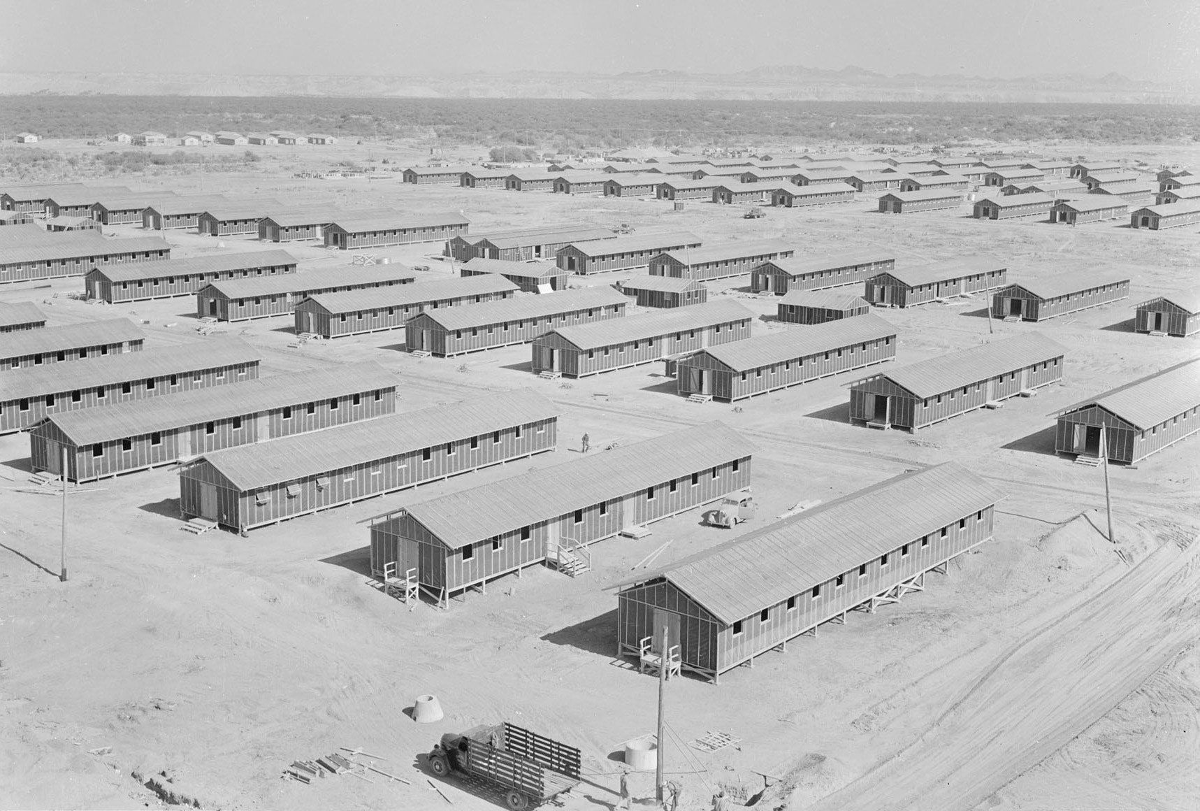 Wallpaper #_GdcDpMBSpphPi3-9um5203 The Japanese American Artist Who Went to the Camps to Help the New Yorker