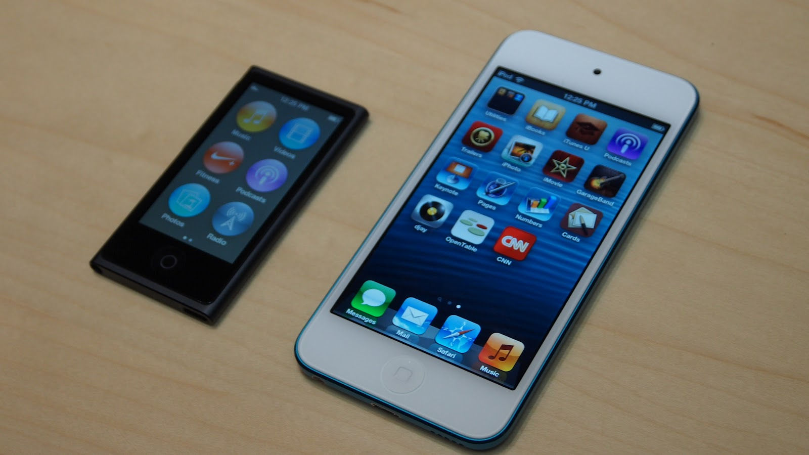 Wallpaper #m1MLNZMBYjRkjcHs_-ju99 New iPod Touch vs 7th Gen New iPod Nano Apple New Ipods Size