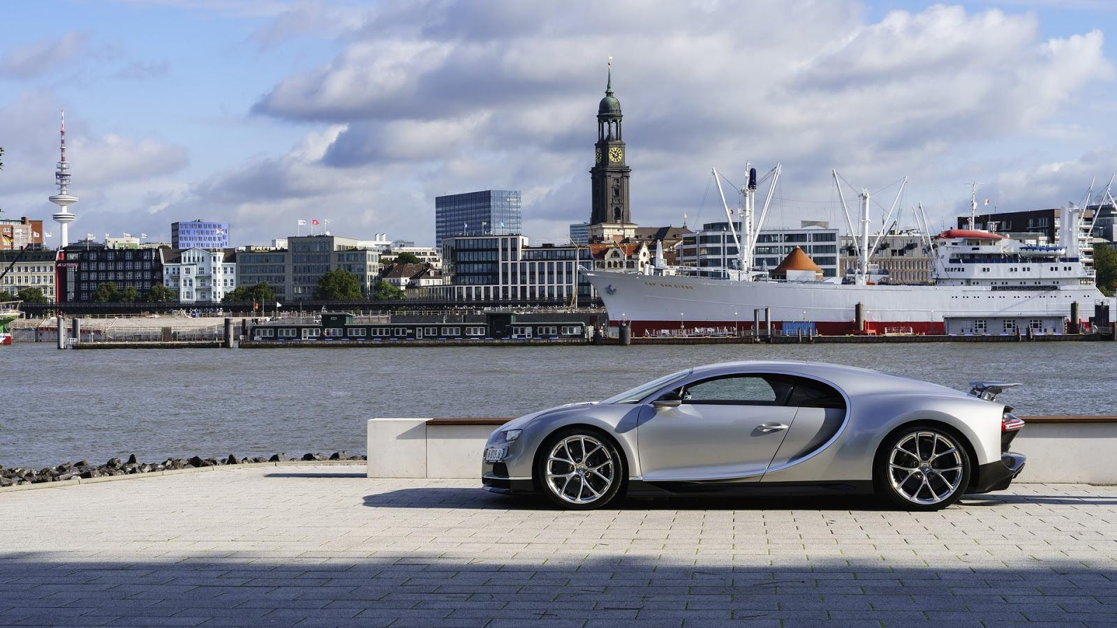 Wallpaper #L2e38ZIBSpphPi3-am2y149 Bugatti Opens Showroom in Hamburg Following High Chiron Sales