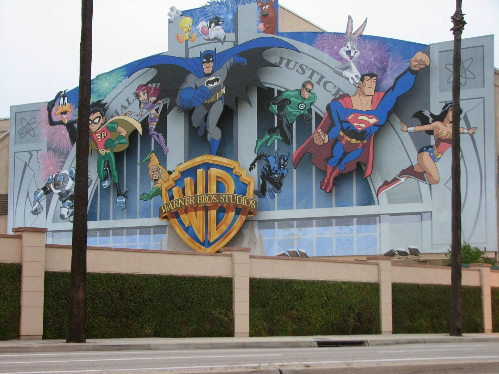 Wallpaper #qxnYK48BtGB6xQ78tY5r40 Atomic Robot News DC Comics Closes Ny Offices Moving to Burbank