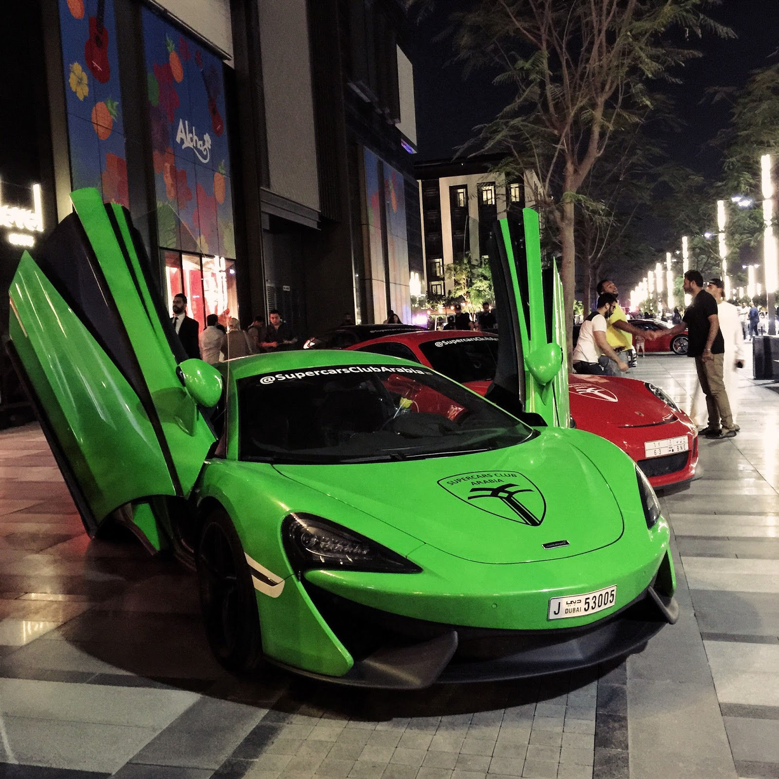 Wallpaper #2xm-Do8BtGB6xQ78nVoz36 Dubai Desert Blogger Crazy Supercars Line Up in Dubai