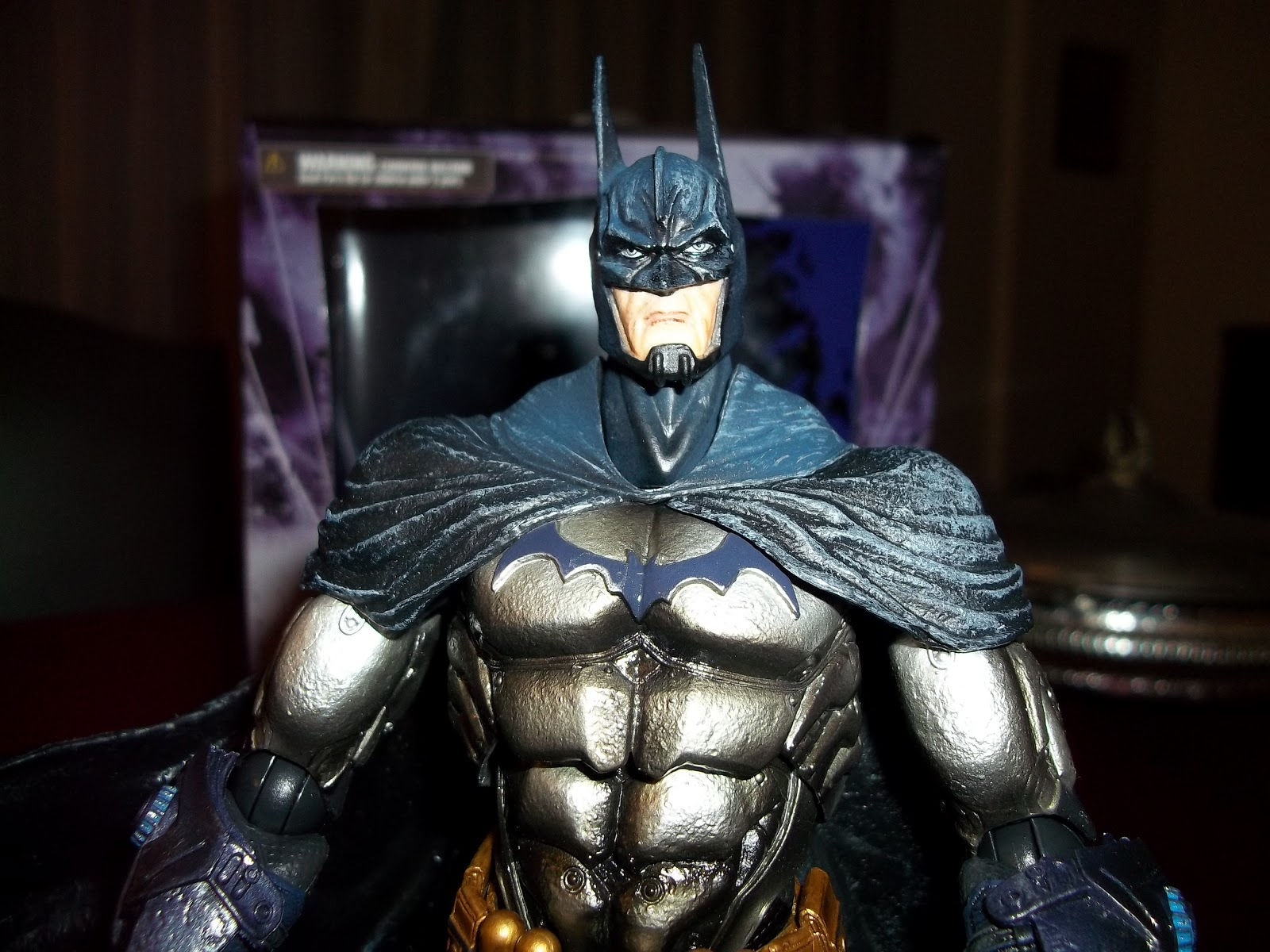 Wallpaper #jGg6HZMBSpphPi3-6iXI80 La Entrada De La Baticueva Batman Arkham Asylum Figura Play Arts