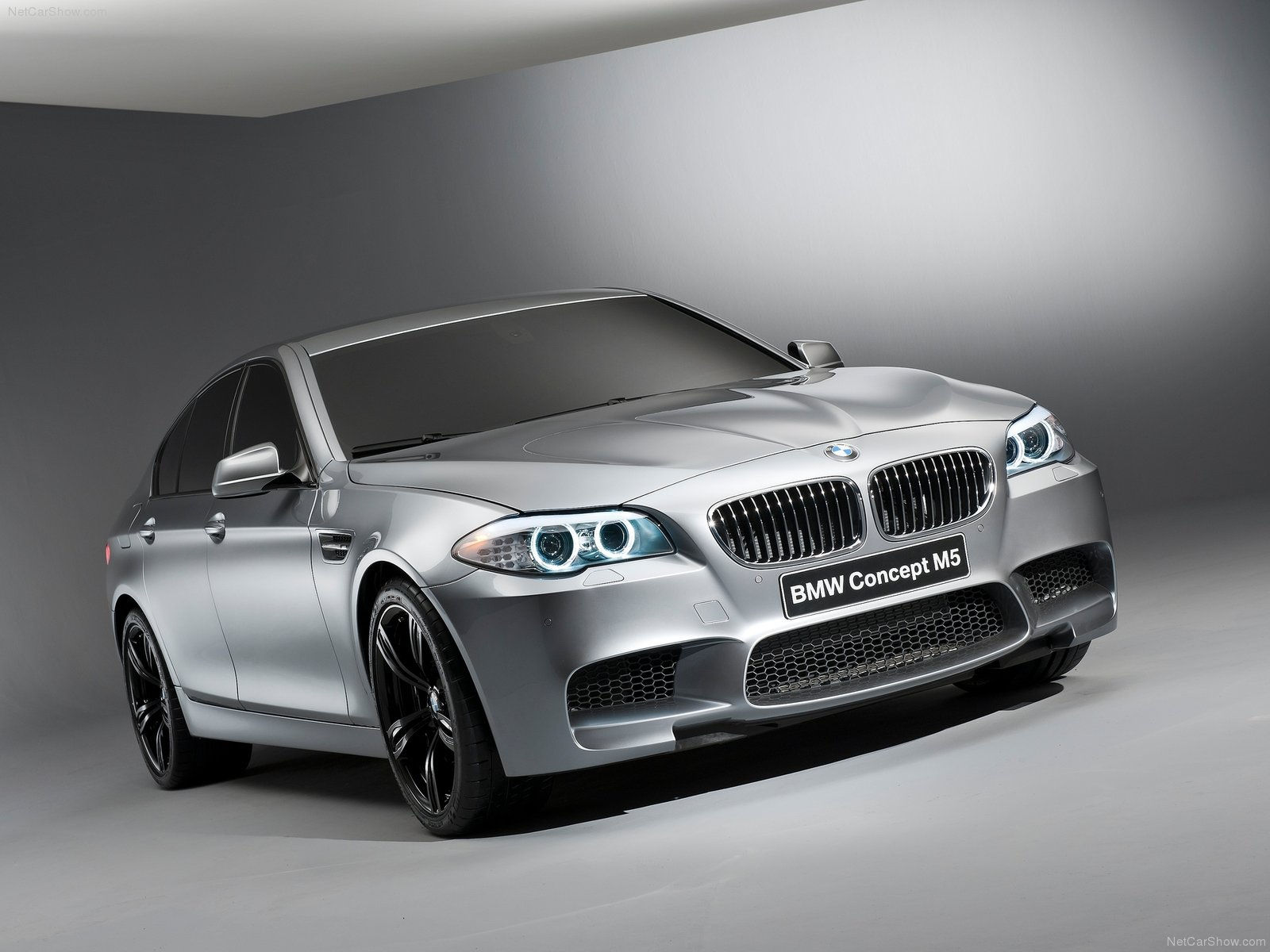 Wallpaper #J0XBjo4B7YBJg1BVKJ3734 The  BMW  Concept M5: A Vision of the Future