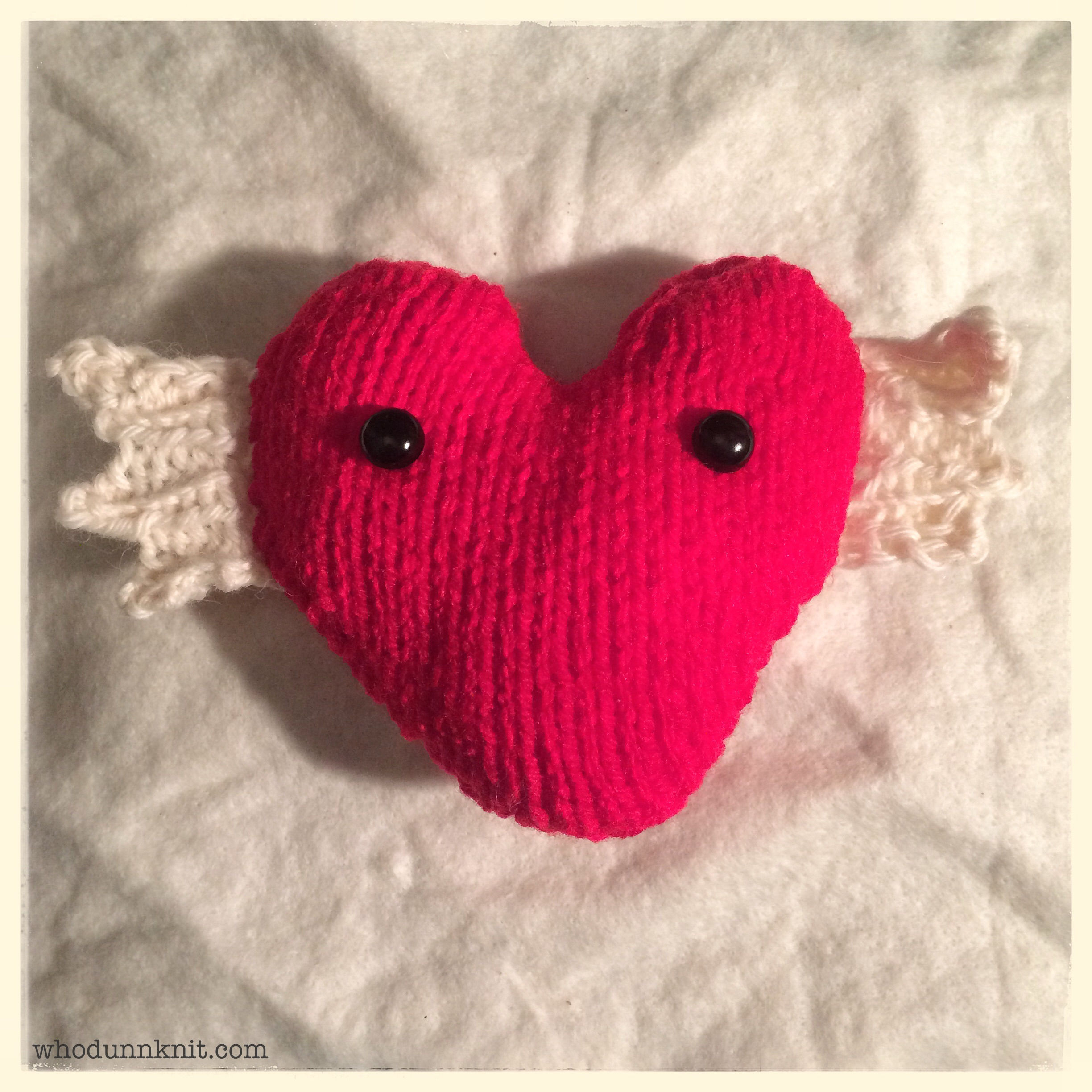 Wallpaper #HGdy7ZIBSpphPi3-_1jy224 Free Pattern Feisty Fluttering Heart Whodunnknit