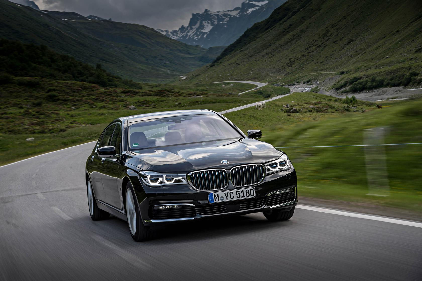 Wallpaper #J0XBjo4B7YBJg1BVKJ378 2017 Luxury Car of the Year BMW 7 Series