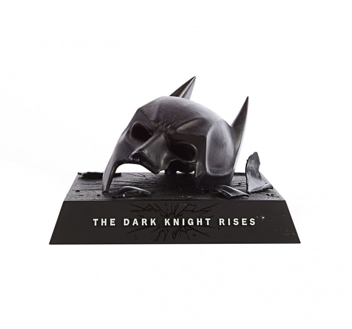 Wallpaper #G2iUIJMBSpphPi3-mS4c99 Snap Creative Batman Cowl Collectible from the Dark Knight Rises Blu Ray