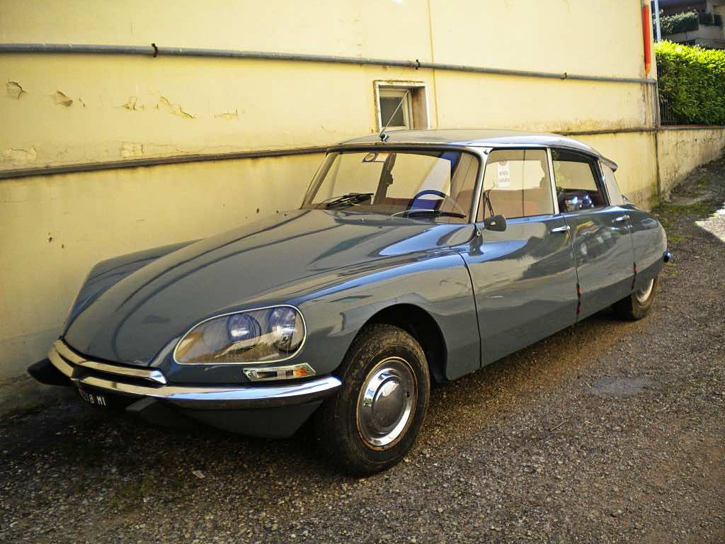 Wallpaper #D2cT65IBSpphPi3-DUoL56 Here Are 10 Classic Cars That Have Unique Abilities