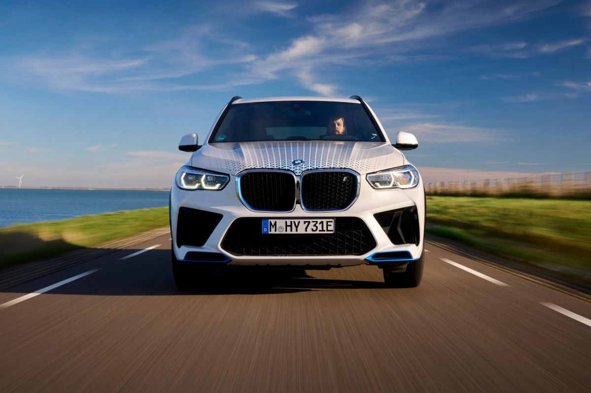 Wallpaper #qFjDNJMBzN9vxX34JT1742 BMW Launches Hydrogen Powered Ix5 with 500 Km Range Arenaev