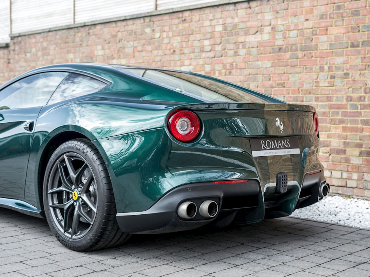 Wallpaper #3SYAmJcBNyflpn9rtoYg23 Ferrari F12 Green
