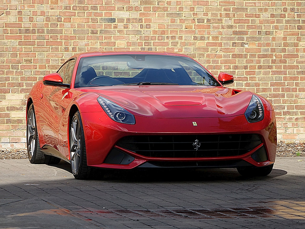 Wallpaper #DEWQlY4B7YBJg1BV3KBL37 Ferrari F12 Berlinetta Red