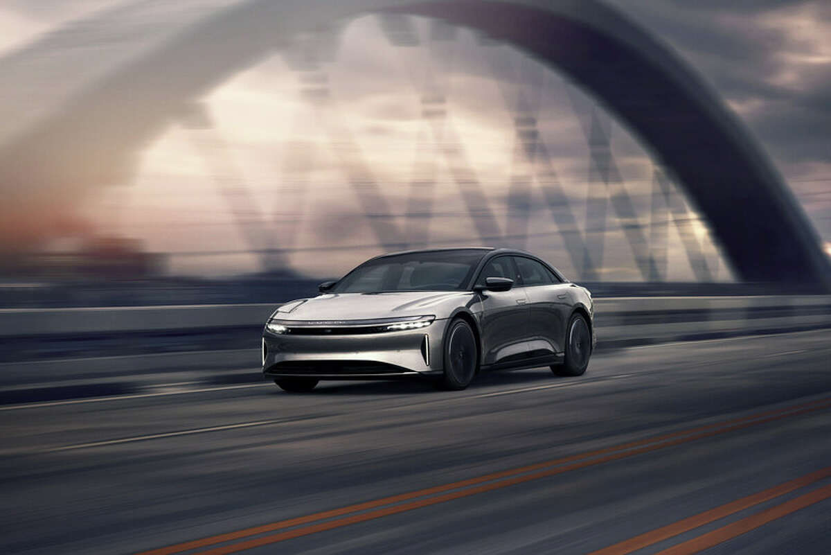 Wallpaper #JmcxBpMBSpphPi3-_8BK144 New Lucid Air Stealth Appearance Package Plus Gravity SUV Update