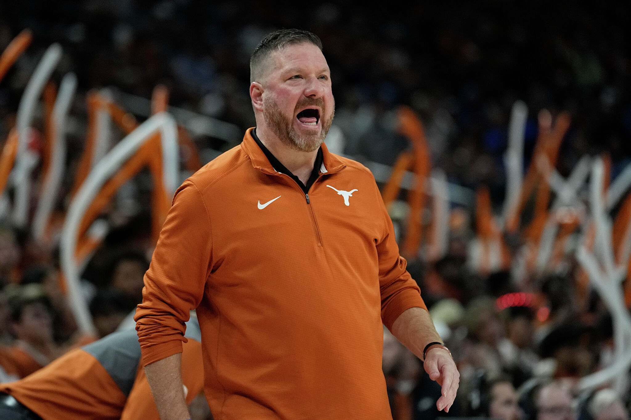 Wallpaper #12hxHJMBSpphPi3-HCIZ273 Chris Beard Fired as Texas Longhorns Basketball Coach by School