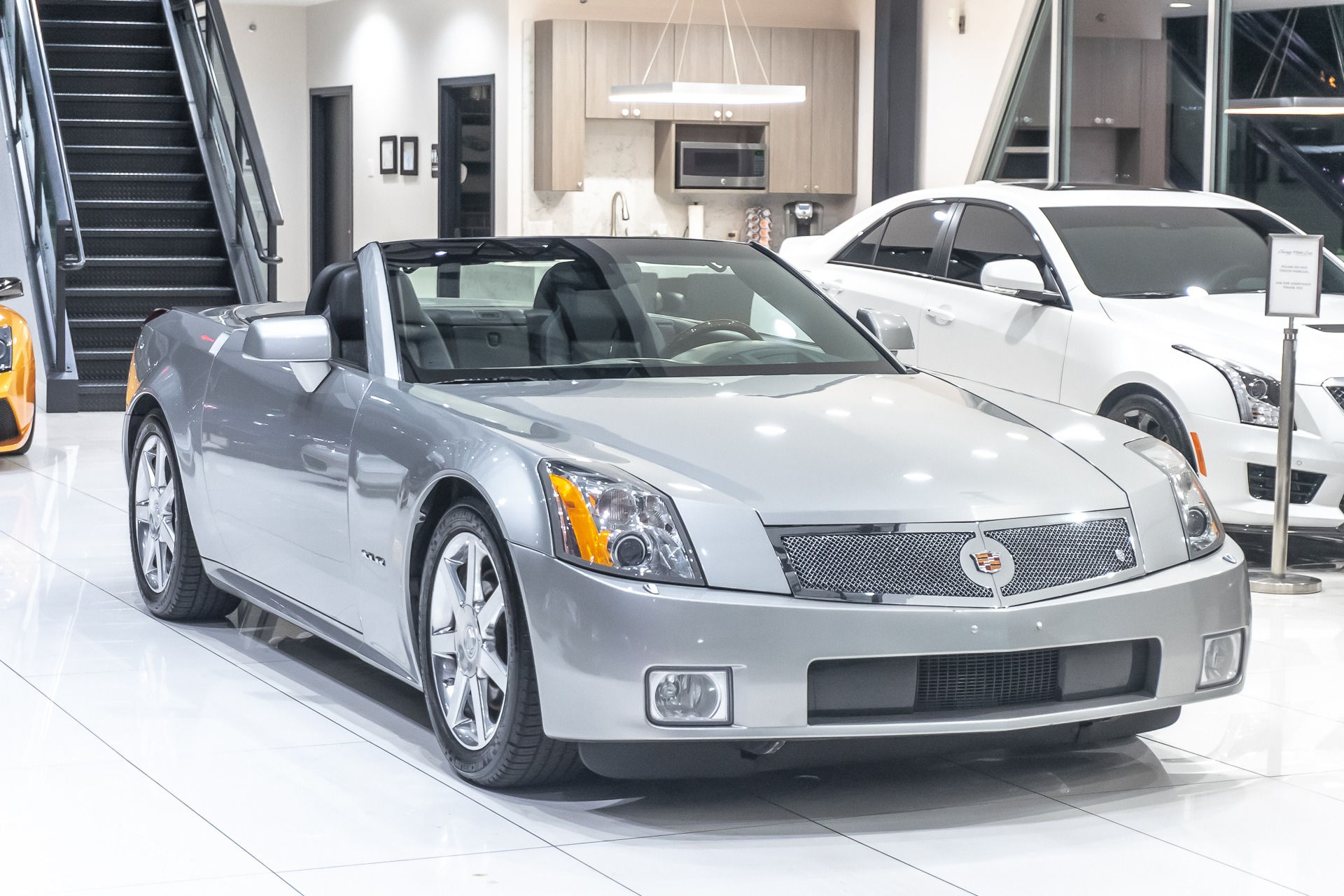 Wallpaper #9__JapMB3lSXT3zUo-aV86 Used 2005 Cadillac Xlr Hardtop Convertible Rare Example for Sale