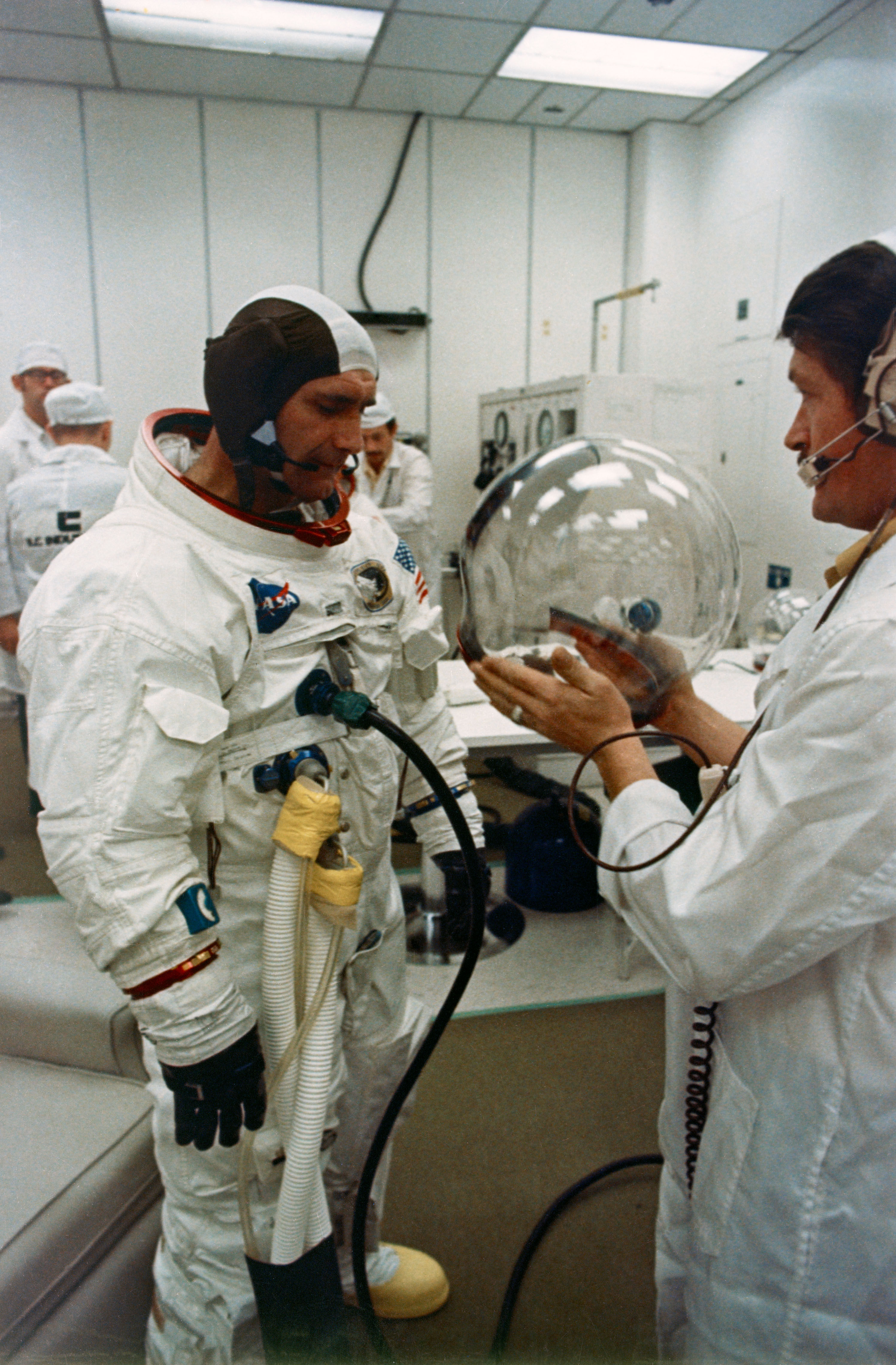 Wallpaper #e2eE_JIBSpphPi3-ZZiW45 Astronaut Richard F Gordon Suits Up During Apollo 12 Prelaunch