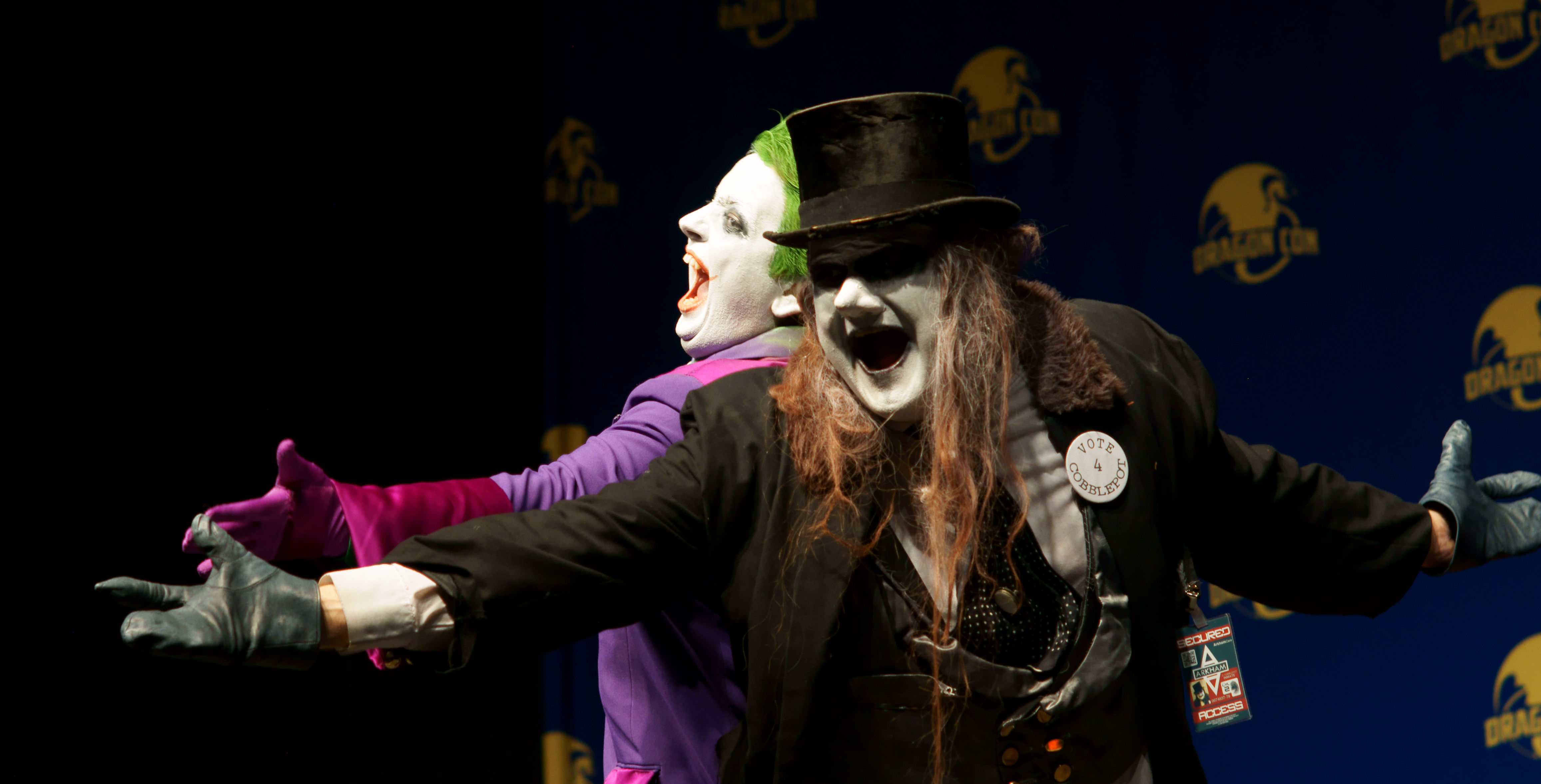 Wallpaper #_BnELo8BtGB6xQ78SpW-6 Joker and Penguin from Batman Singing During Dragon Con 2015