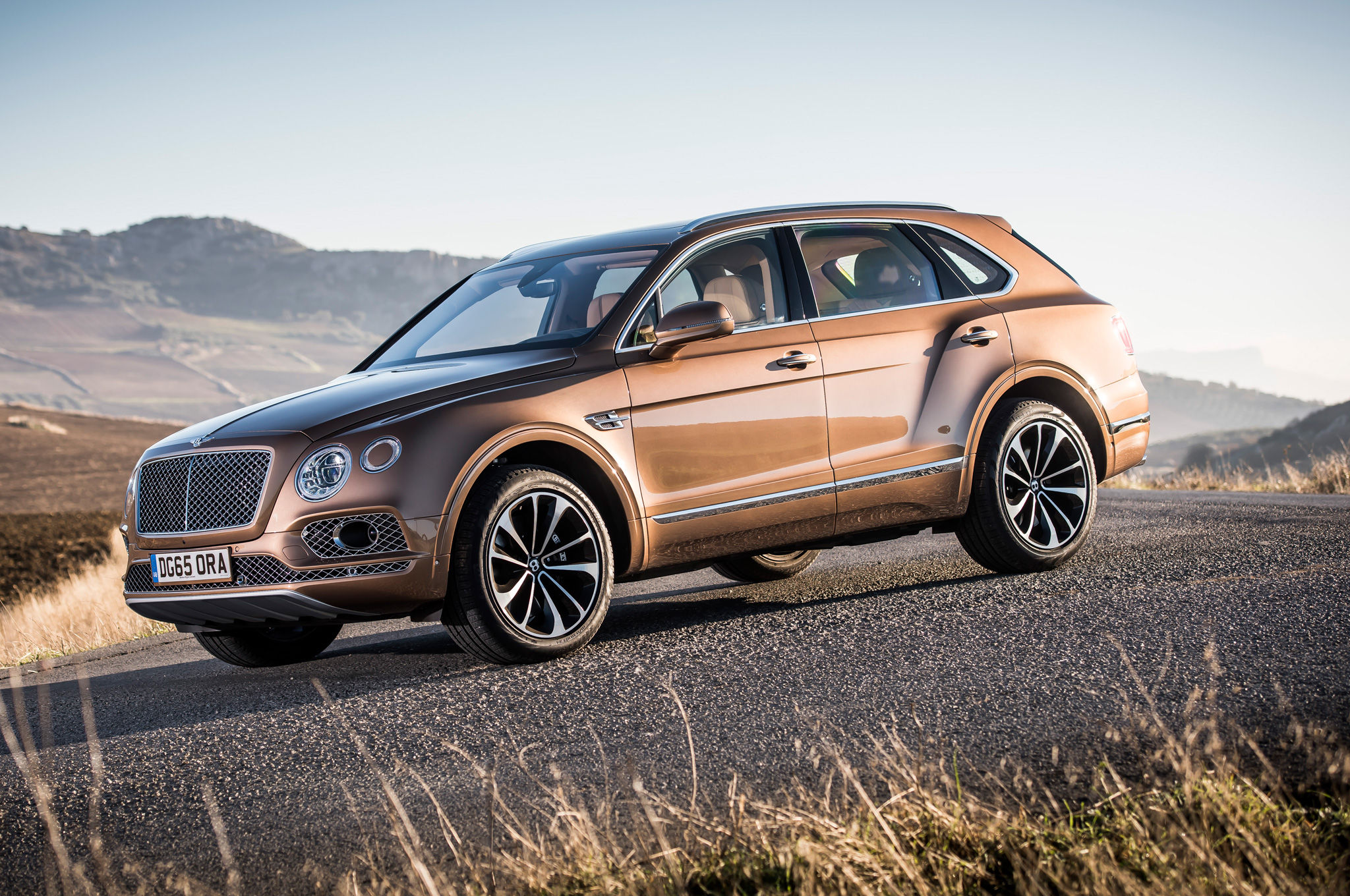 Wallpaper #On31844Bnwiau_P6Kw5y52 Bentley Bentayga 2017 La Primera SUV De Bentley Lista De Carros