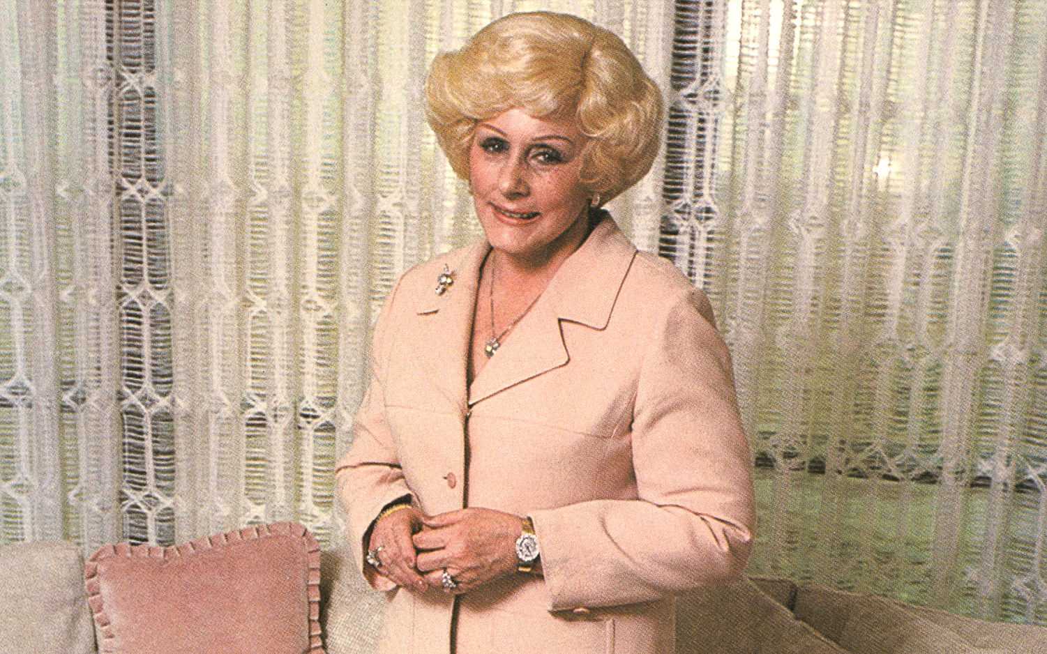 Wallpaper #OmeU-JIBSpphPi3-QYpX405 Mary Kay Ash