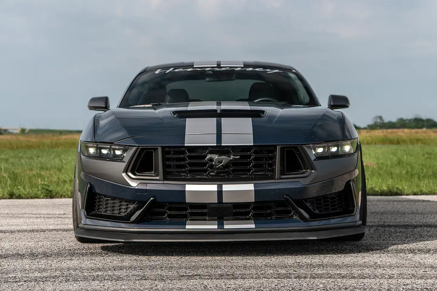 Wallpaper #x2cQ_5IBSpphPi3-sqEl313 Hennessey Amplifies Mustang Dark Horse to a Thunderous 850 Bhp
