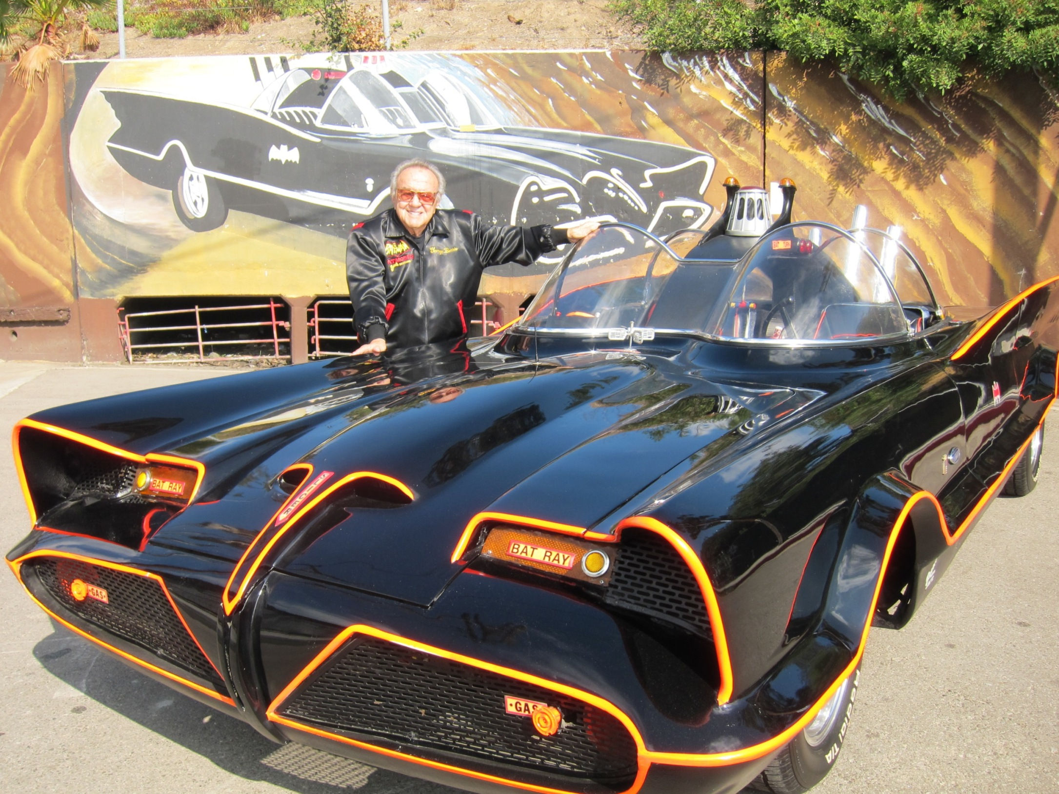 Wallpaper #Me8QS5MBMN-XEVvVGzpt132 Auction Batmobile Headed to Auction Block Major Spoilers Comic