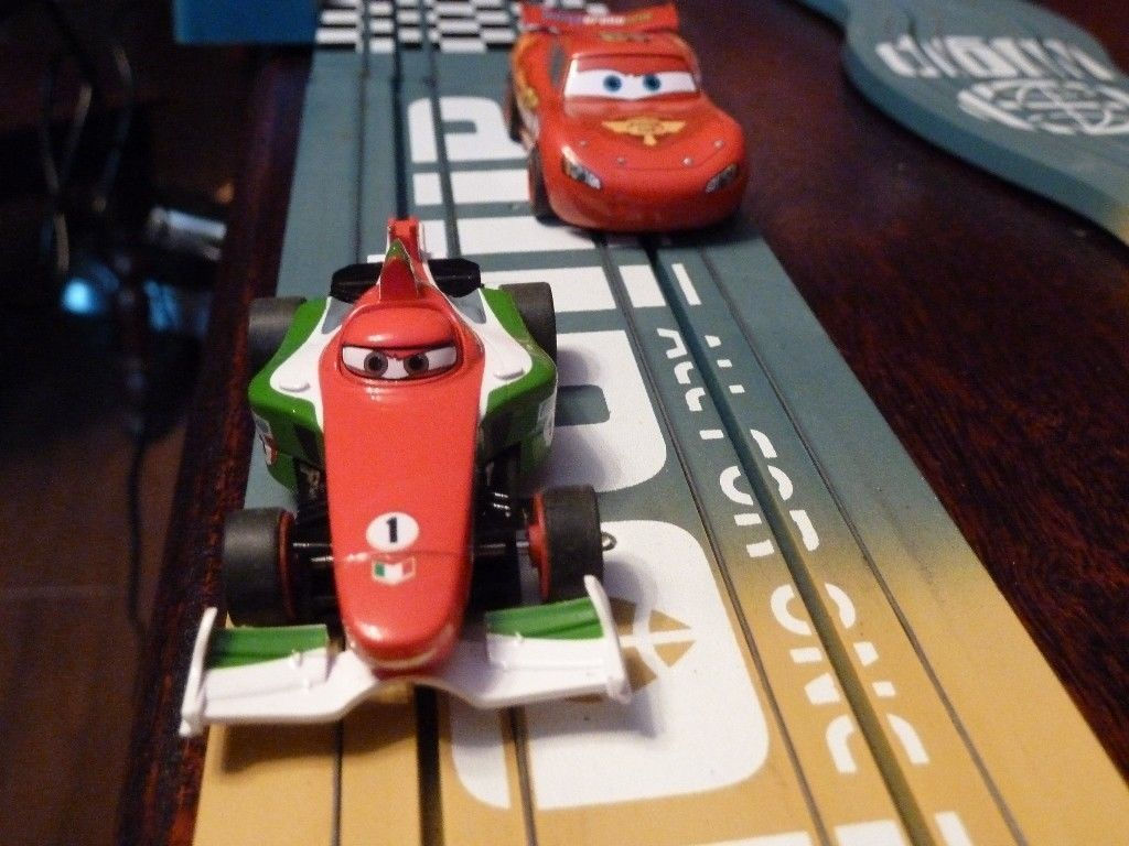 Wallpaper #wxnJM48BtGB6xQ787JvB53 Scalextric Disney Cars Micro Lightning Mcqueen and Francesco Bernoulli