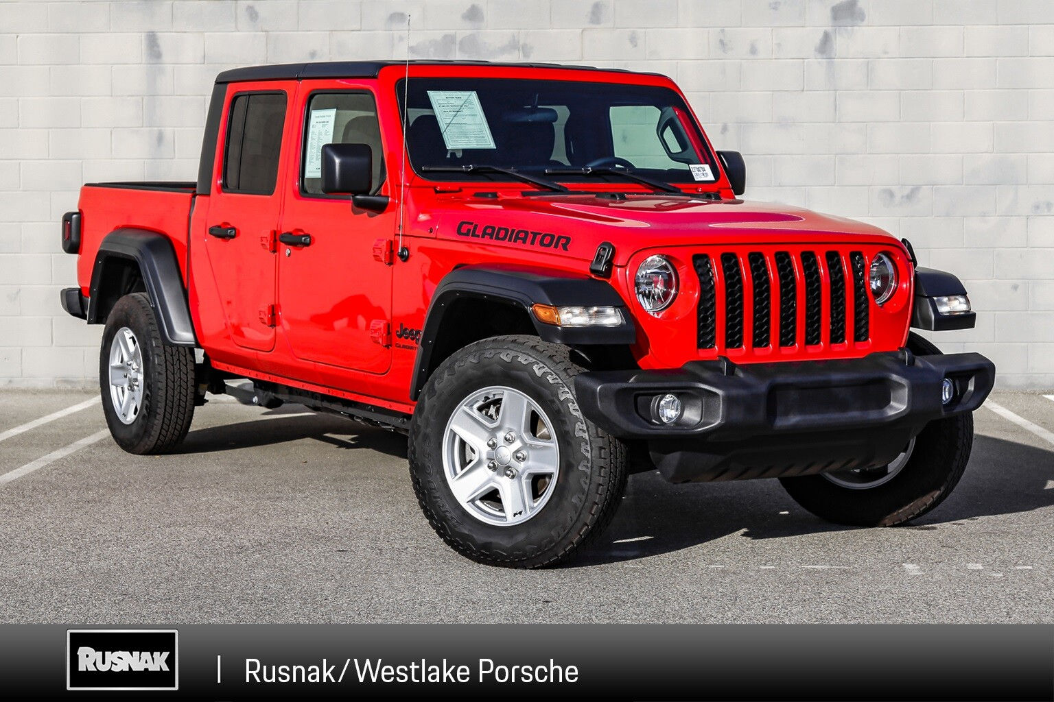 Wallpaper #1RmMO48BtGB6xQ78cLCp45 2020 Jeep Gladiator Sport 2584 Miles Firecracker Red Clearcoat 4d Crew