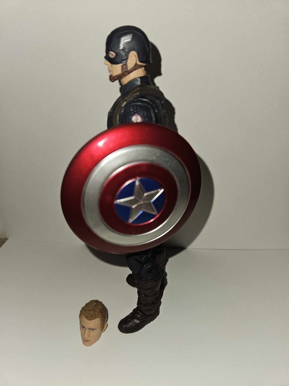 Wallpaper #2nQpw44B_8f4nGFaL2-M36 Marvel Legends Worthy Captain America Steve Rogers Custom Avengers