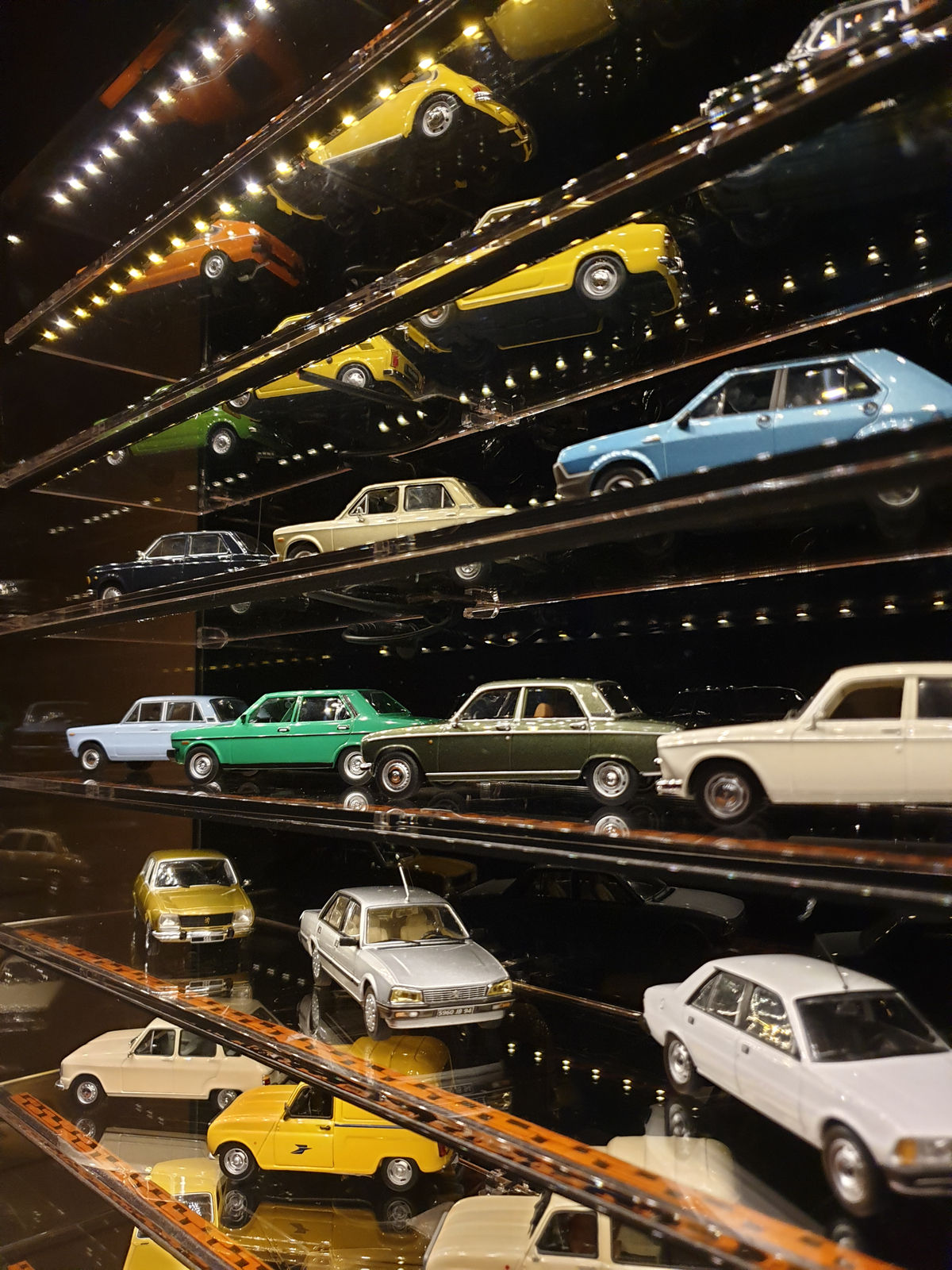 Wallpaper #Nn3q9I4Bnwiau_P6tBEG34 Acrylic Model Wall Display Case for 143 Model Cars 8 Shelves 10 to