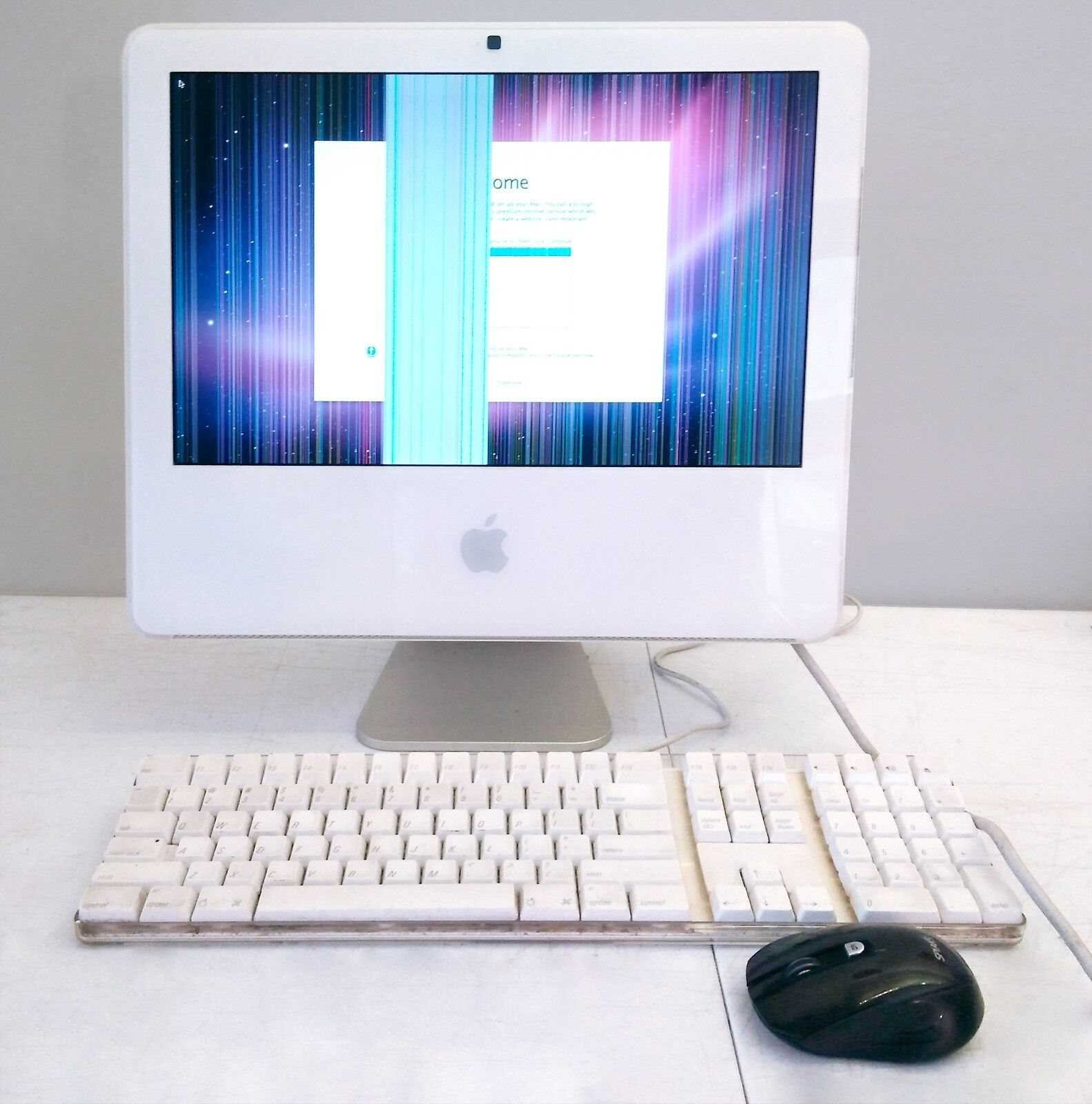 Wallpaper #224a0 Close Up of White iMac Apple Macintosh Computer with Monitor and