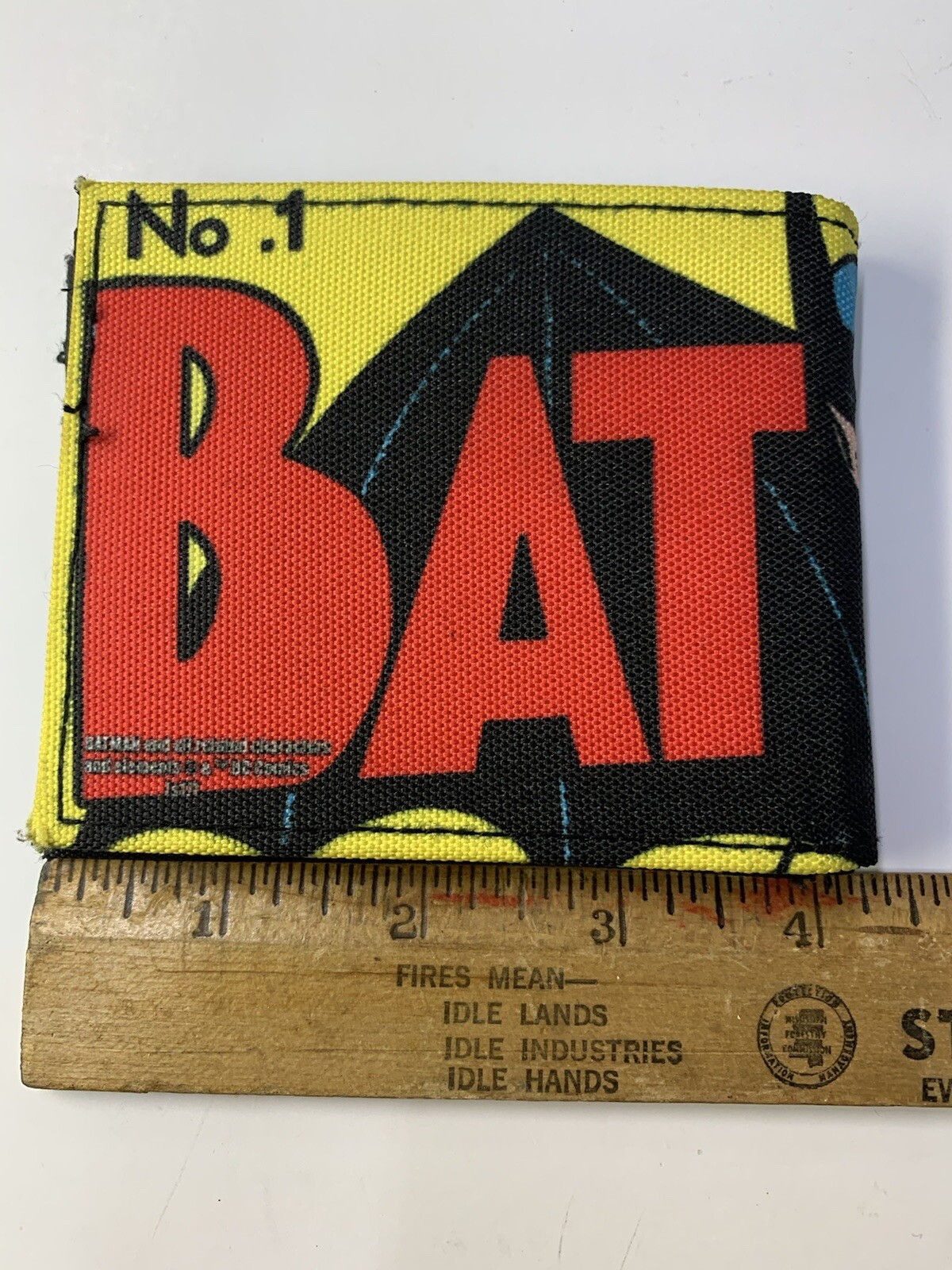 Wallpaper #lmda55IBSpphPi3-BTcb367 DC Comics Classic Batman Issue 1 Bi Fold Wallet Gem
