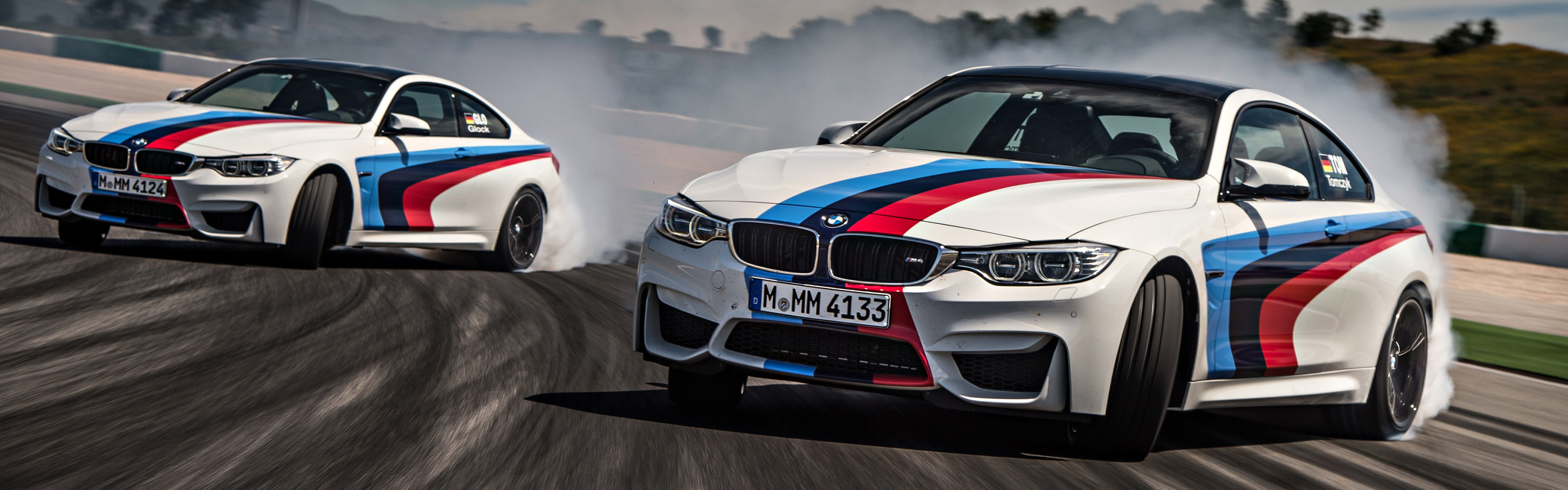 Wallpaper #aXMSg44BFI5NbQksNBlQ4 BMW M4 Drifting Around a Corner