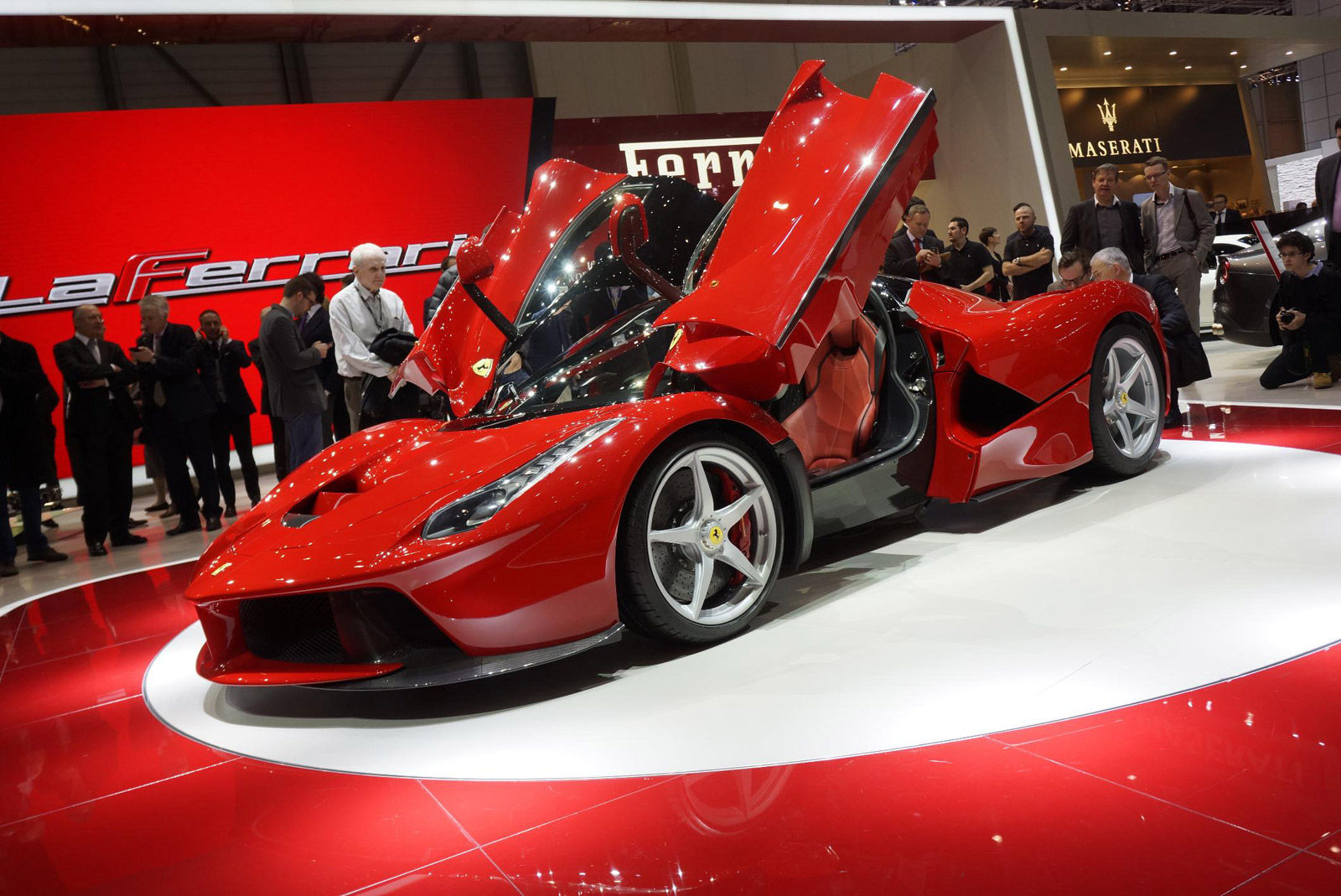 Wallpaper #AXcnJpMB-pgBXx60gaFa81 Laferrari Supercar Live Photos and Videos from Geneva