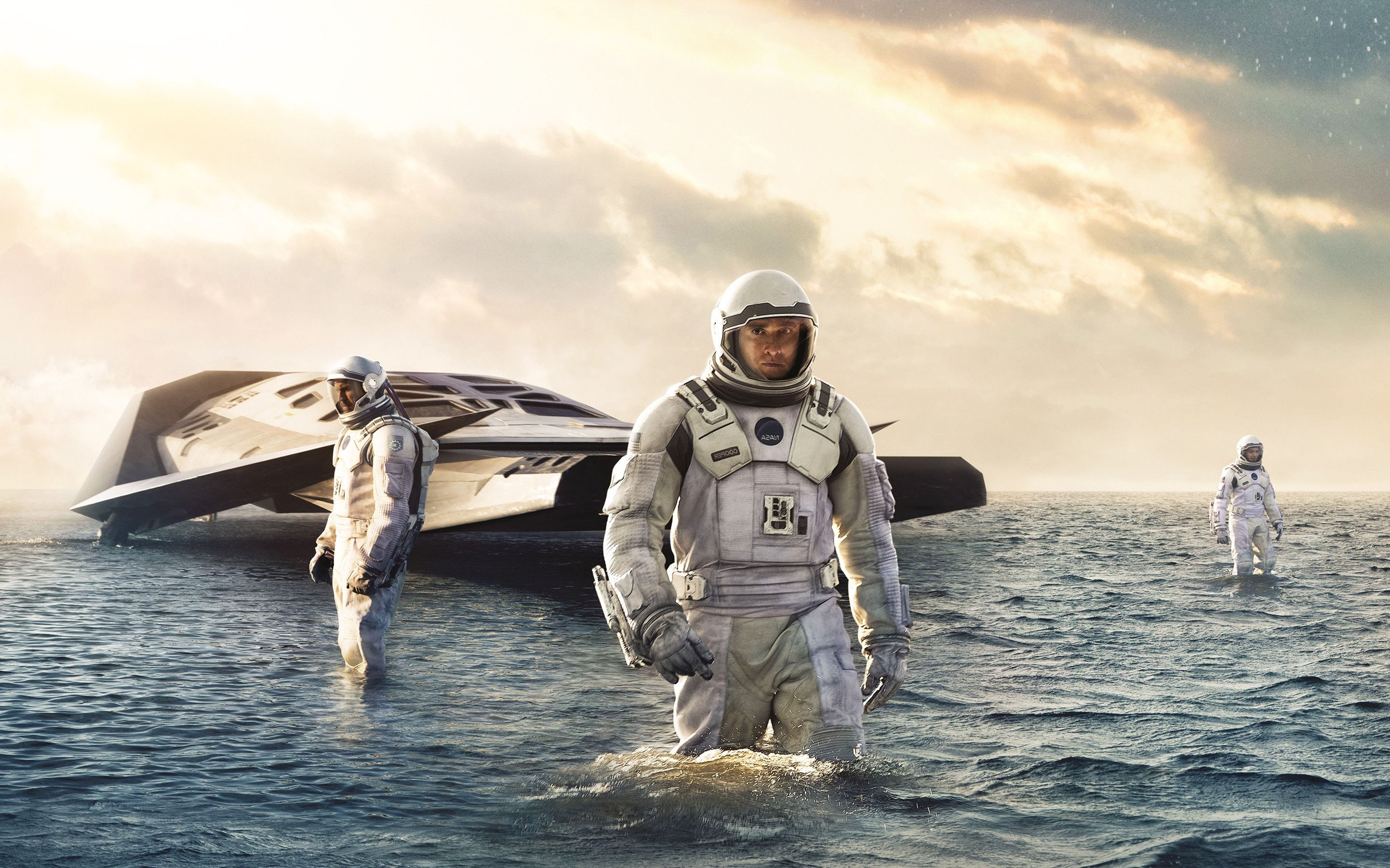 Wallpaper #XGfX_5IBSpphPi3-IaSA151 Interstellar Movie Movies Matthew Mcconaughey Water Spacesuit