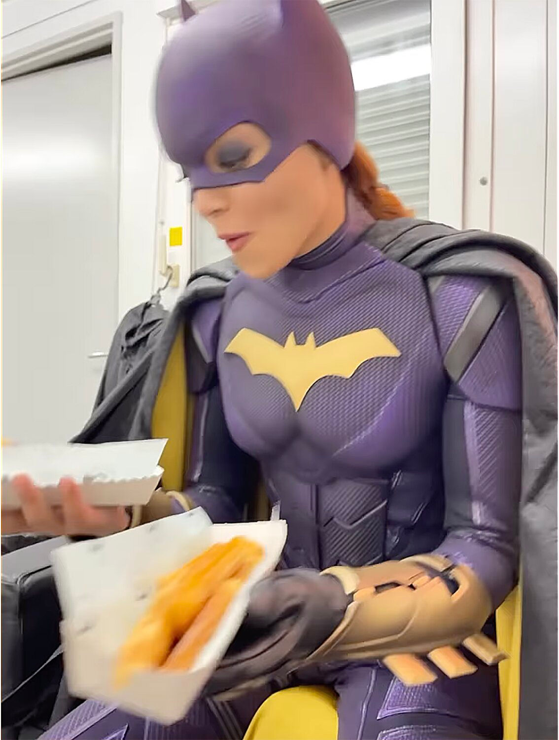 Wallpaper #hf94aZMB3lSXT3zUueUz344 Leslie Grace Reveals New Batgirl Costume from Canceled Movie