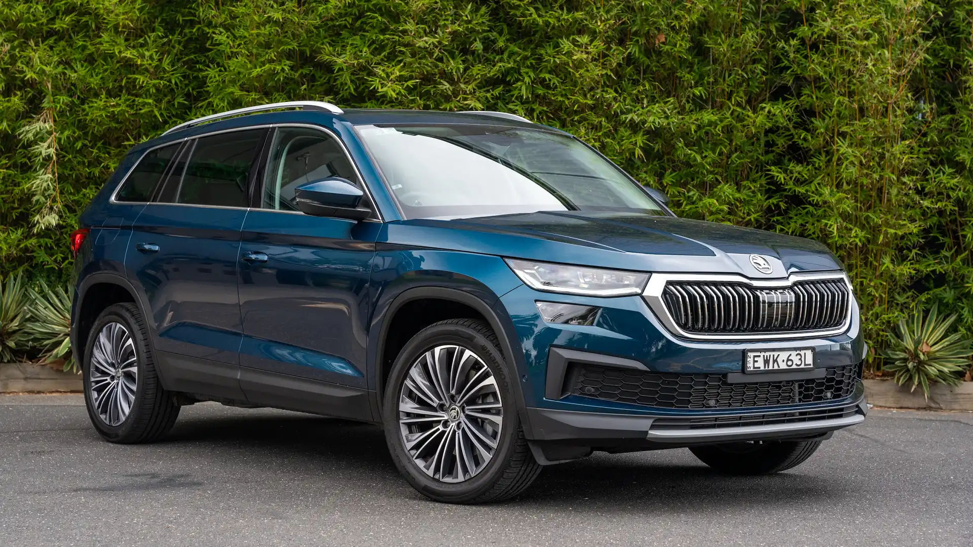Wallpaper #SFbWe5cBsd6xcFiERd3G36 The Best Family SUV in Australia for 2023 We Compare the Best 7 Seat