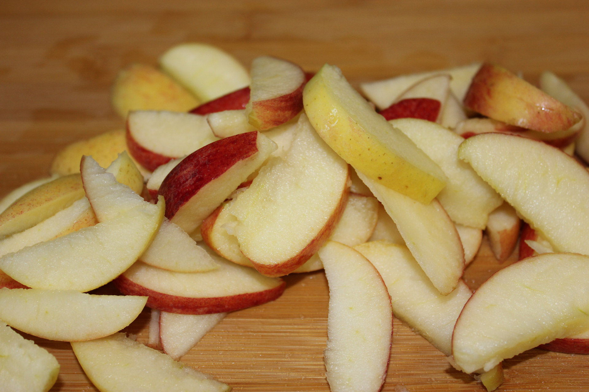 Wallpaper #Hj-IPJMBLiIJ4c9O0JKt339 Sliced Apple Fruit Free Stock Photo Public Domain Pictures