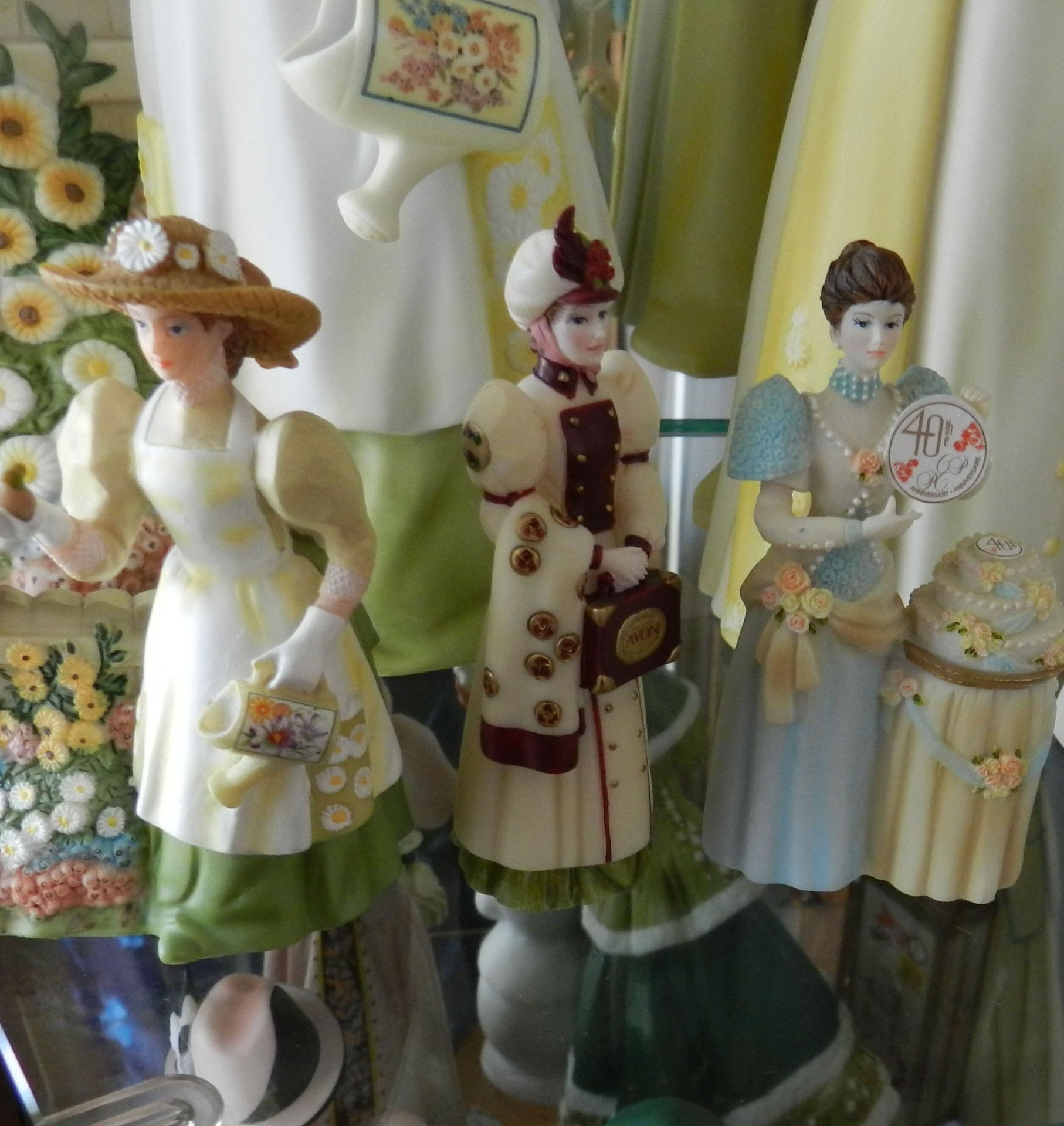 Wallpaper #MmhFGZMBSpphPi3-wBYn311 Porcelain Dolls 4 Free Stock Photo Public Domain Pictures