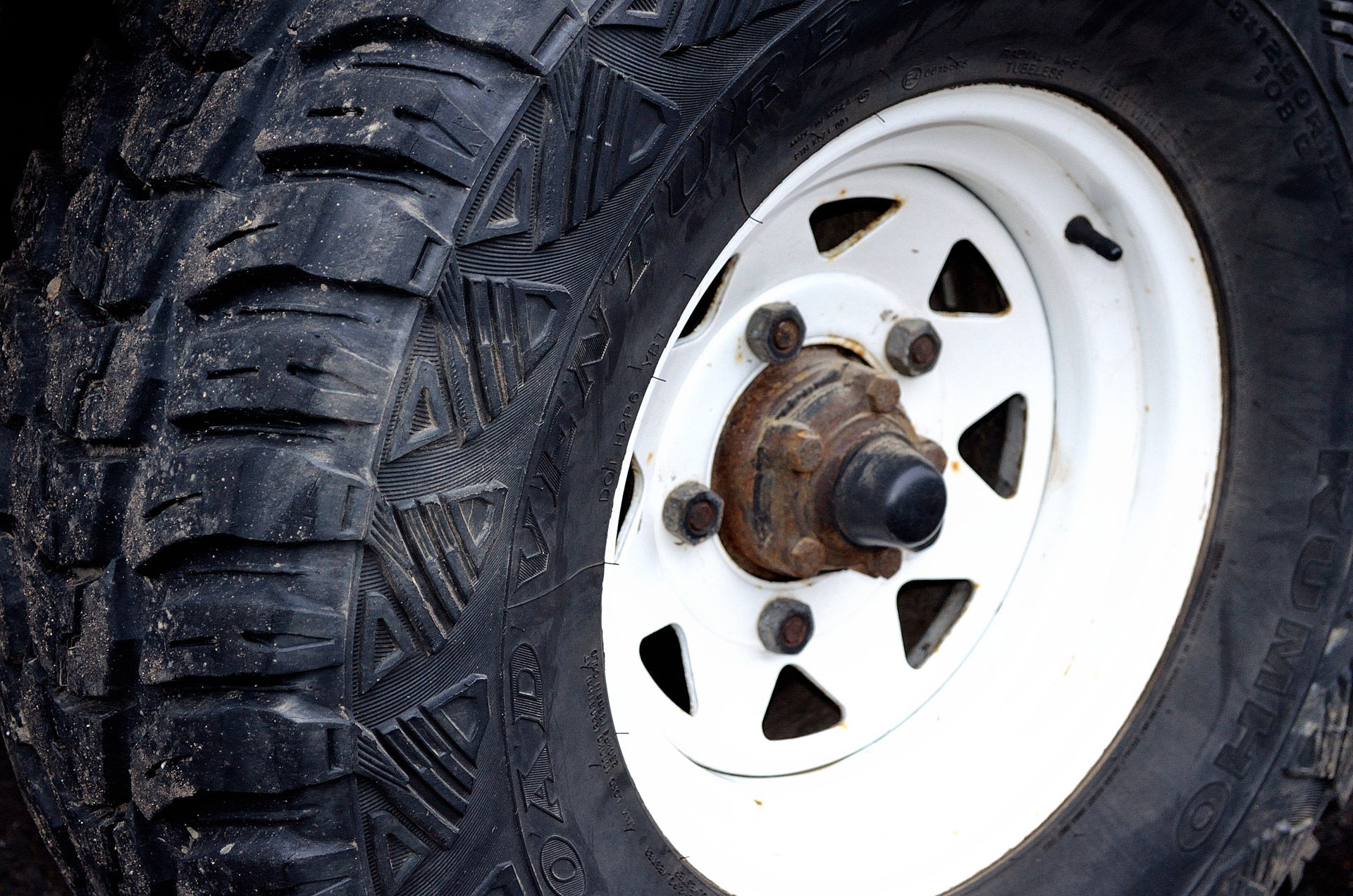 Wallpaper #4WhoGJMBSpphPi3-NxJT214 Tires and Wheels Free Stock Photo Public Domain Pictures