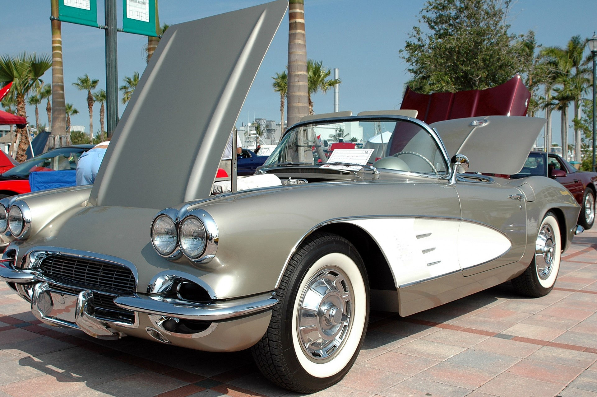 Wallpaper #-GjPGZMBSpphPi3-BRhG376 Classic Cars Lined Up Free Stock Photo Public Domain Pictures