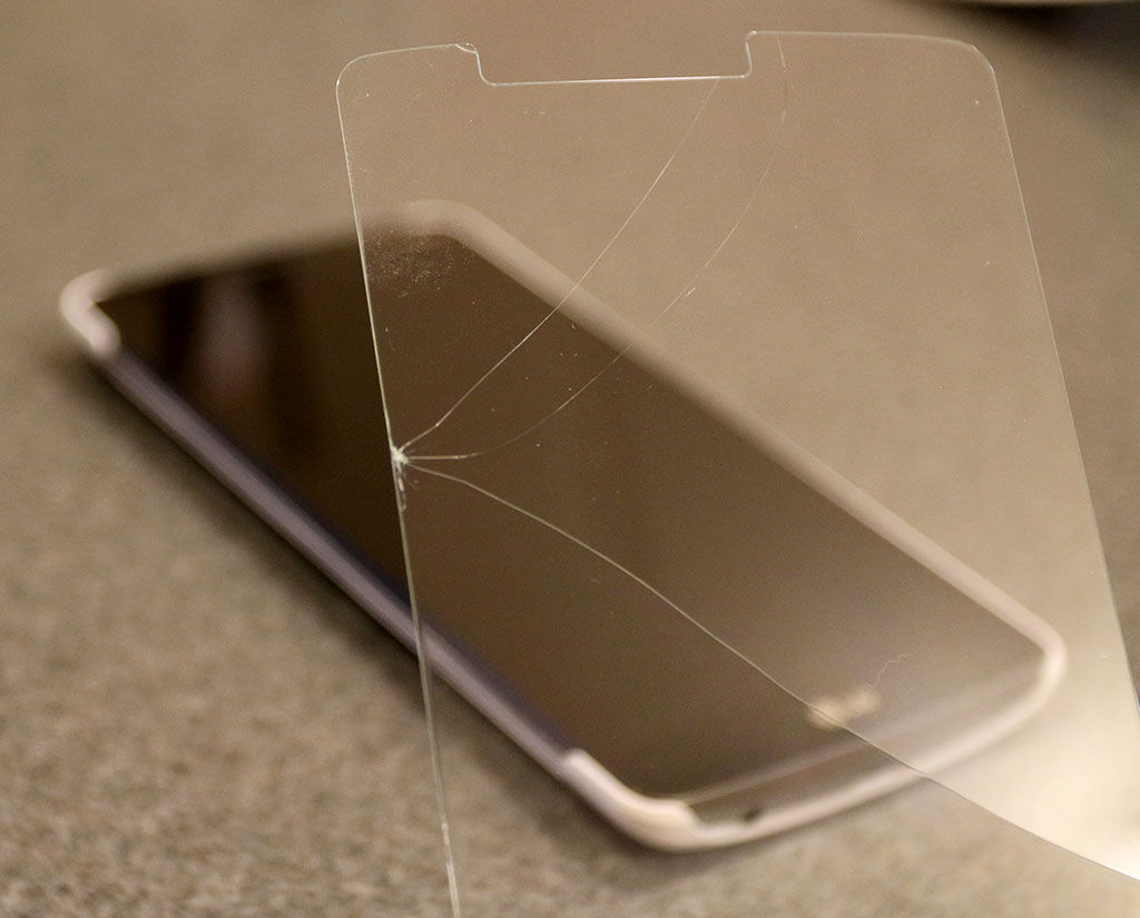 Wallpaper #sWf07JIBSpphPi3-5FU3311 How to Avoid Scratching Your Phones Screen with a Tempered Glass