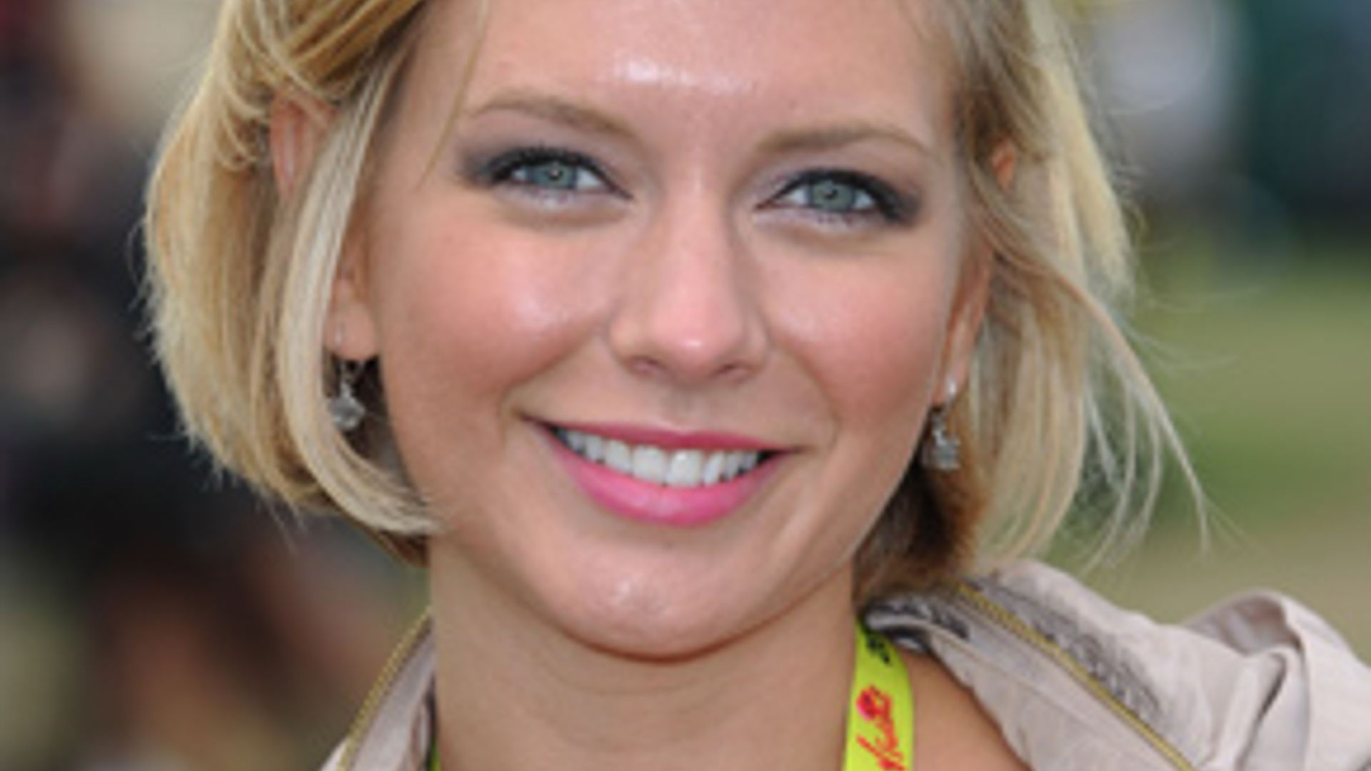Wallpaper #2jXJlJcBk_lpvpalGJce88 Rachel Riley Biography Hello