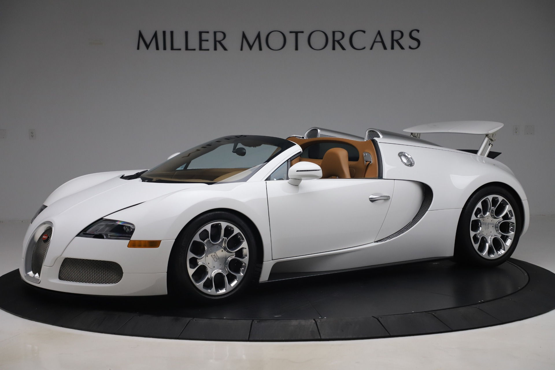 Wallpaper #Z2fa9ZIBSpphPi3-aIFt191 Pre Owned 2011 Bugatti Veyron 164 Grand Sport for Sale Miller