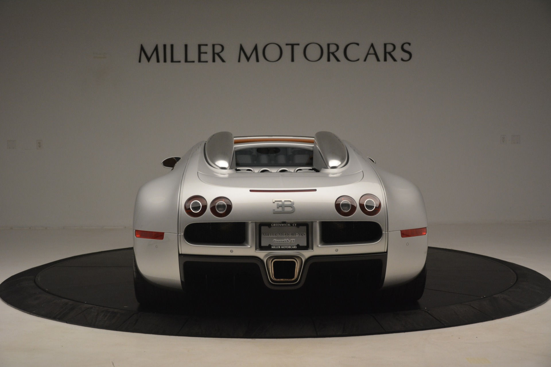 Wallpaper #Z2fa9ZIBSpphPi3-aIFt195 Pre Owned 2010 Bugatti Veyron 164 Grand Sport for Sale Miller