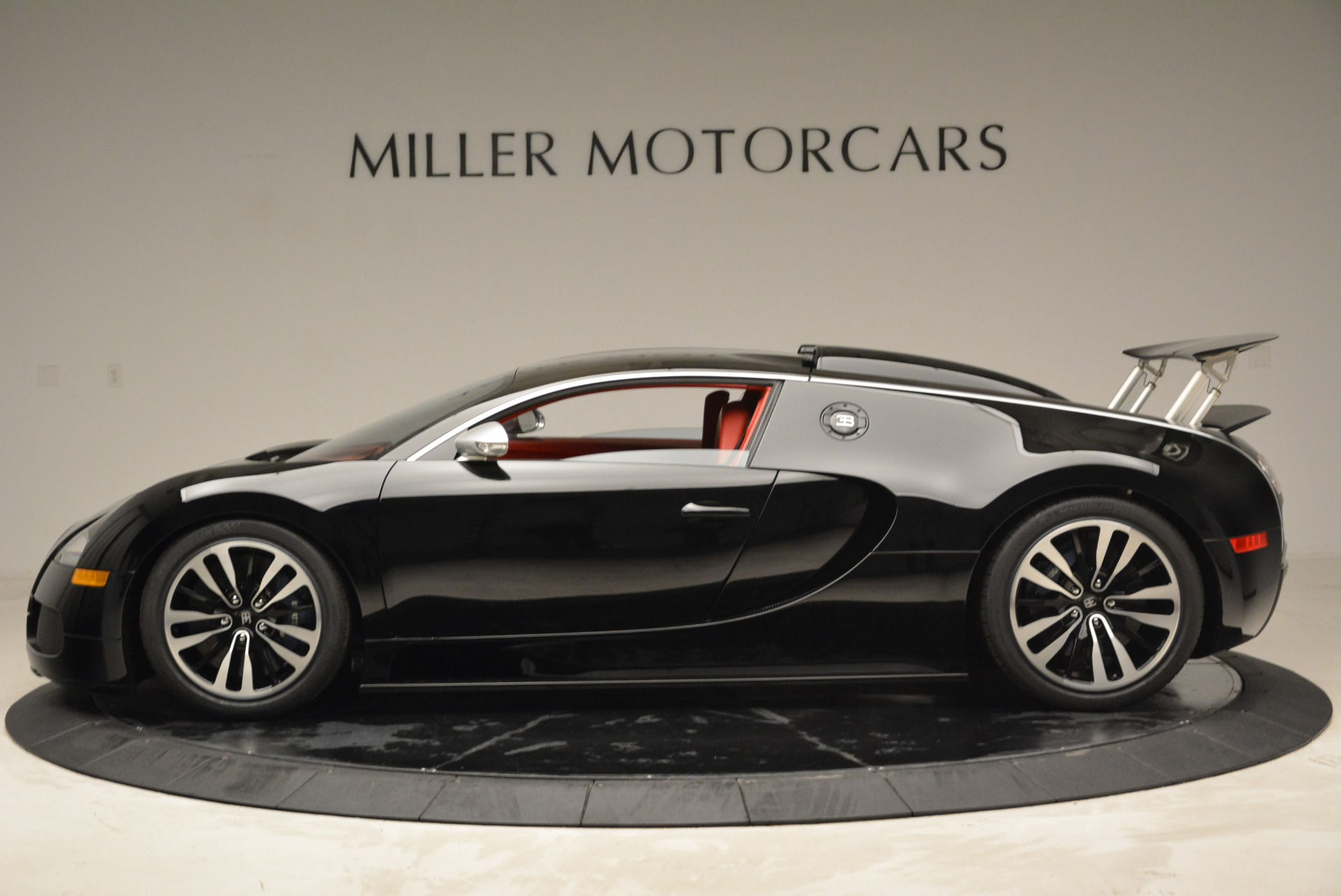 Wallpaper #Z2fa9ZIBSpphPi3-aIFt219 Pre Owned 2010 Bugatti Veyron 164 Sang Noir for Sale Miller