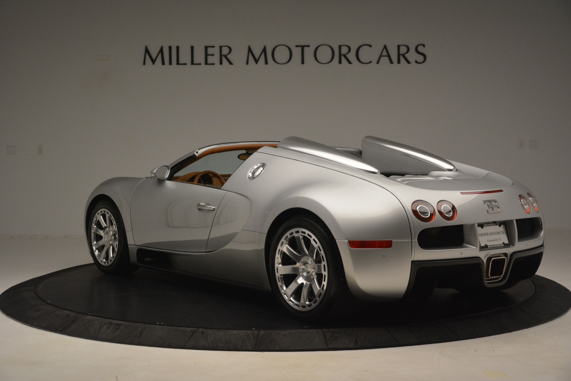 Wallpaper #Z2fa9ZIBSpphPi3-aIFt179 Pre Owned 2010 Bugatti Veyron 164 Grand Sport for Sale Miller
