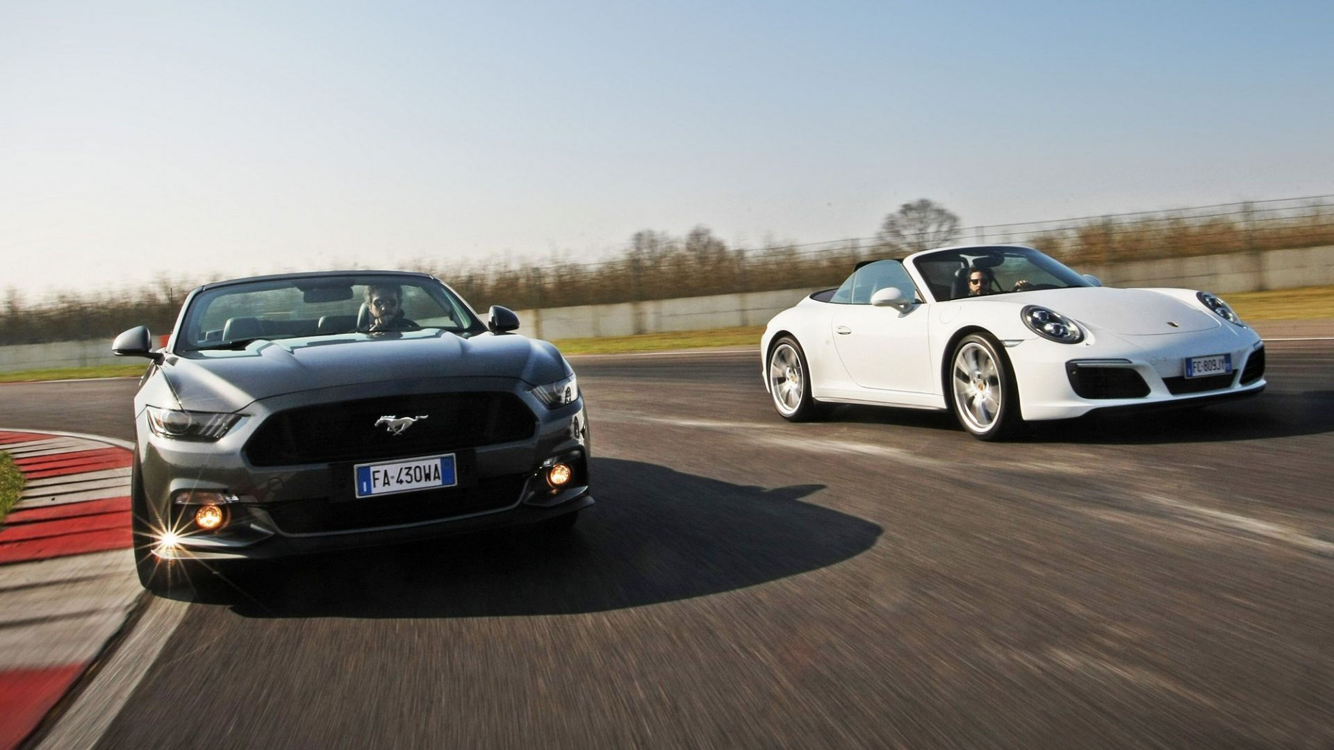 Wallpaper #Cer6U5MBlwTYPL18XQsS359 Ford Mustang GT vs Porsche 911