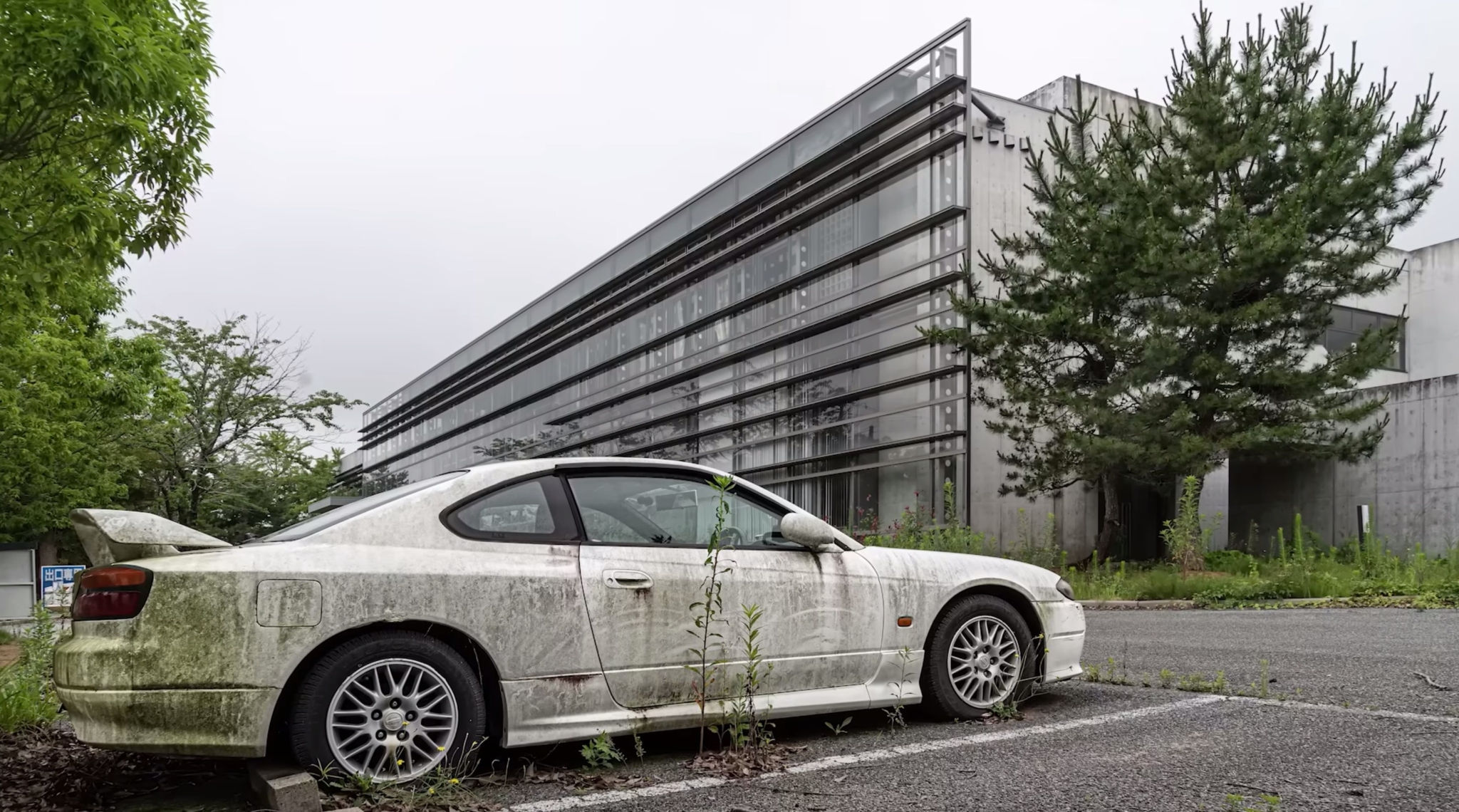 Wallpaper #M5z-4ZIBZHQxiYarwb6X39 Abandoned Japanese Cars of the Fukushima Nuclear Exclusion Zone