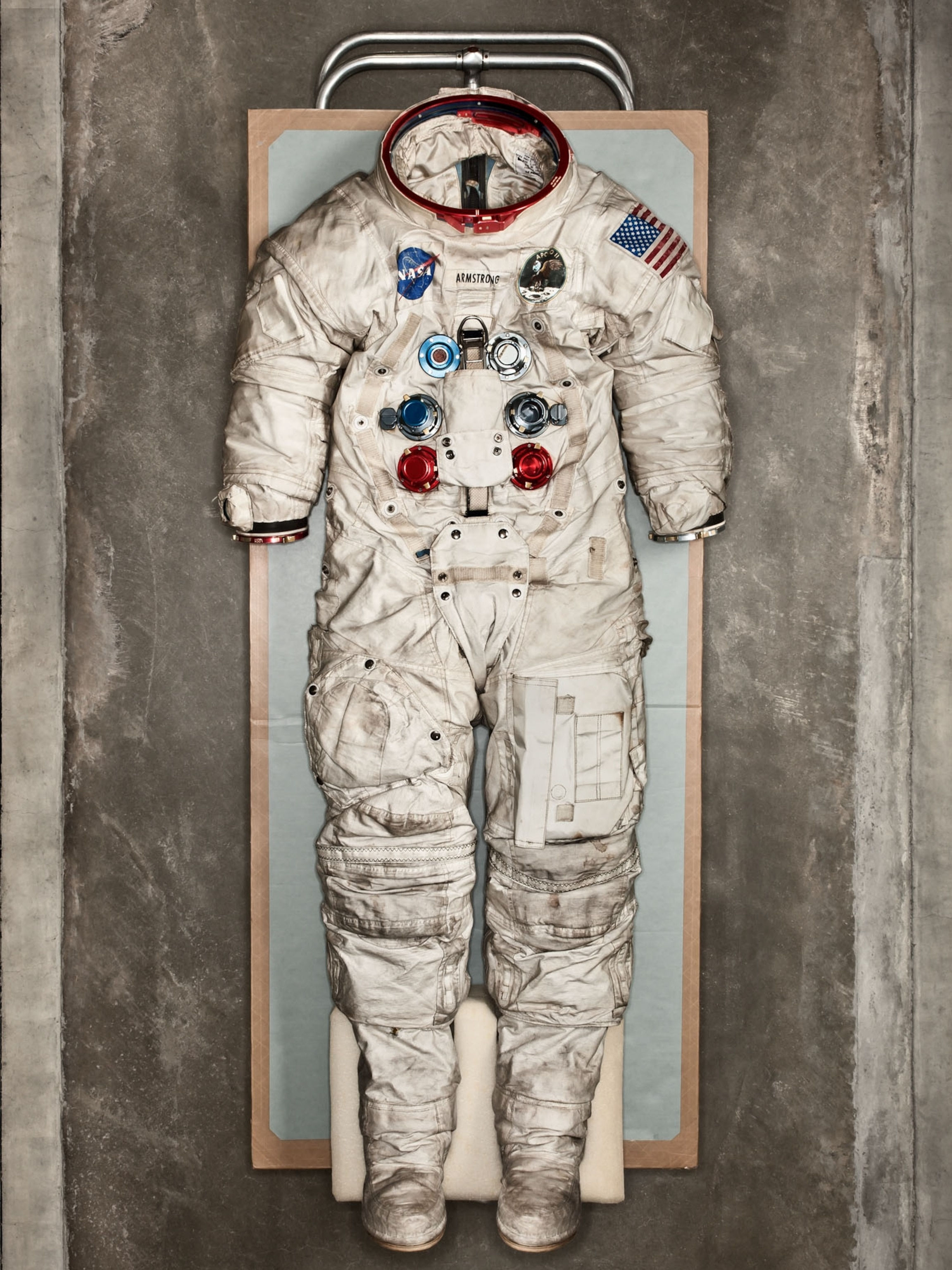 Wallpaper #Q2cF-JIBSpphPi3-IohL105 Apollo Early Pressure Suits